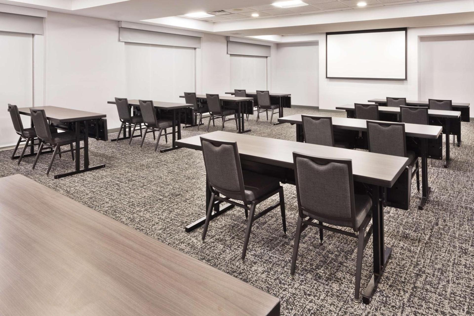 Hampton Inn & Suites Phenix City- Columbus Area photo 37