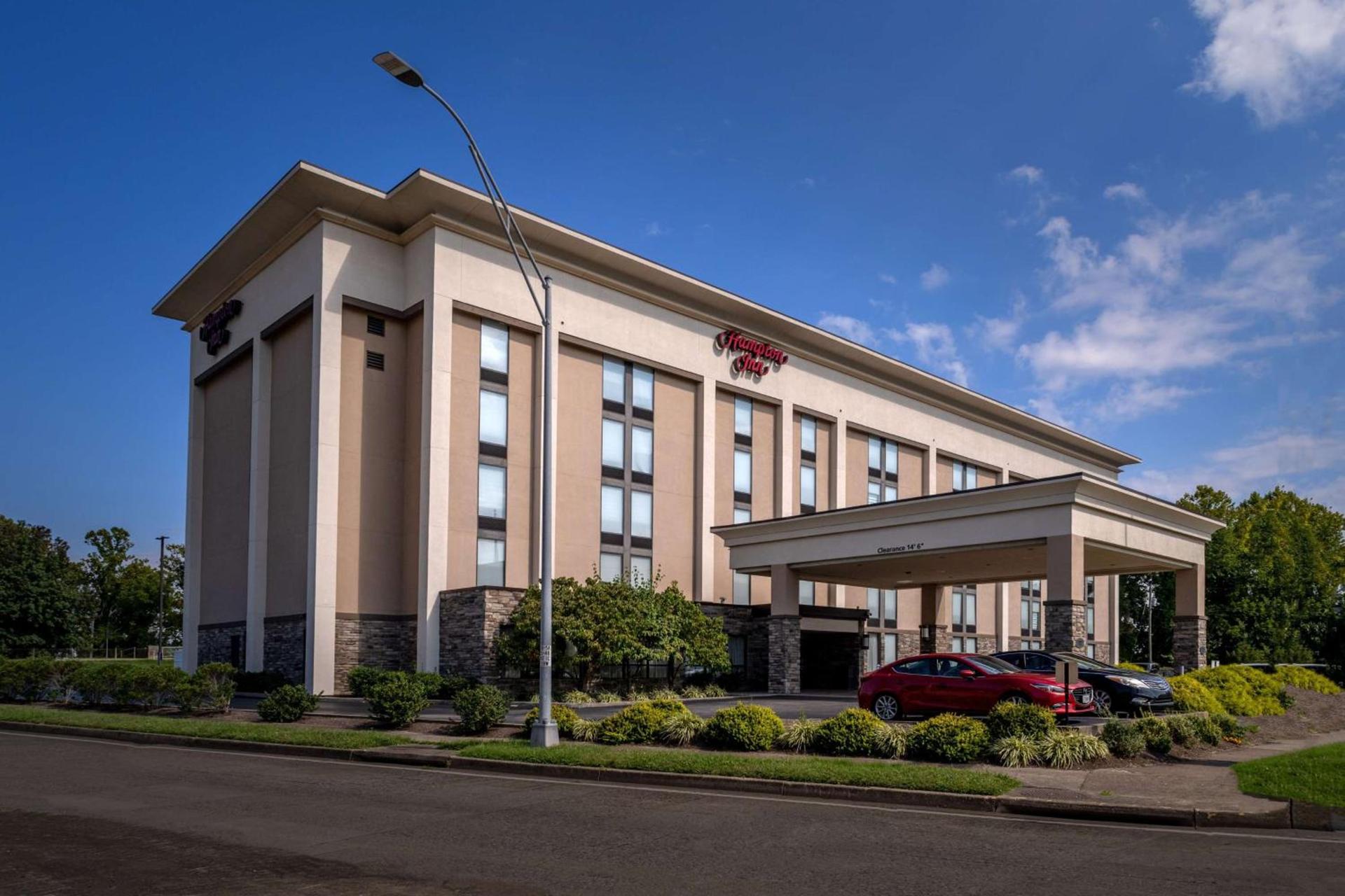 Hampton Inn Charleston Downtown photo 2