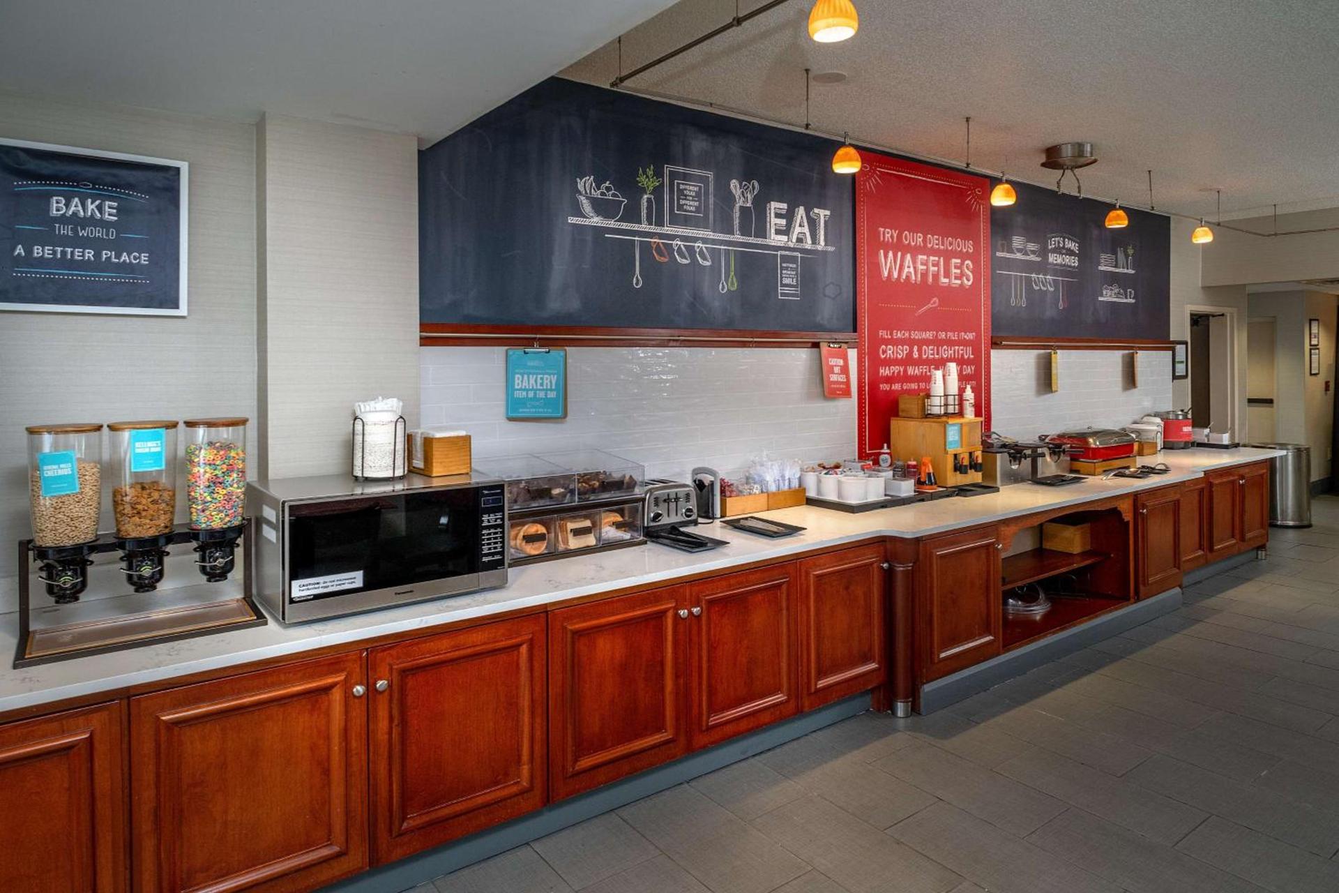 Hampton Inn Charleston Downtown photo 10