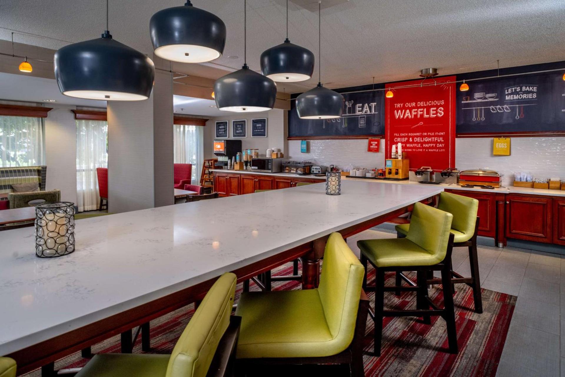 Hampton Inn Charleston Downtown photo 11