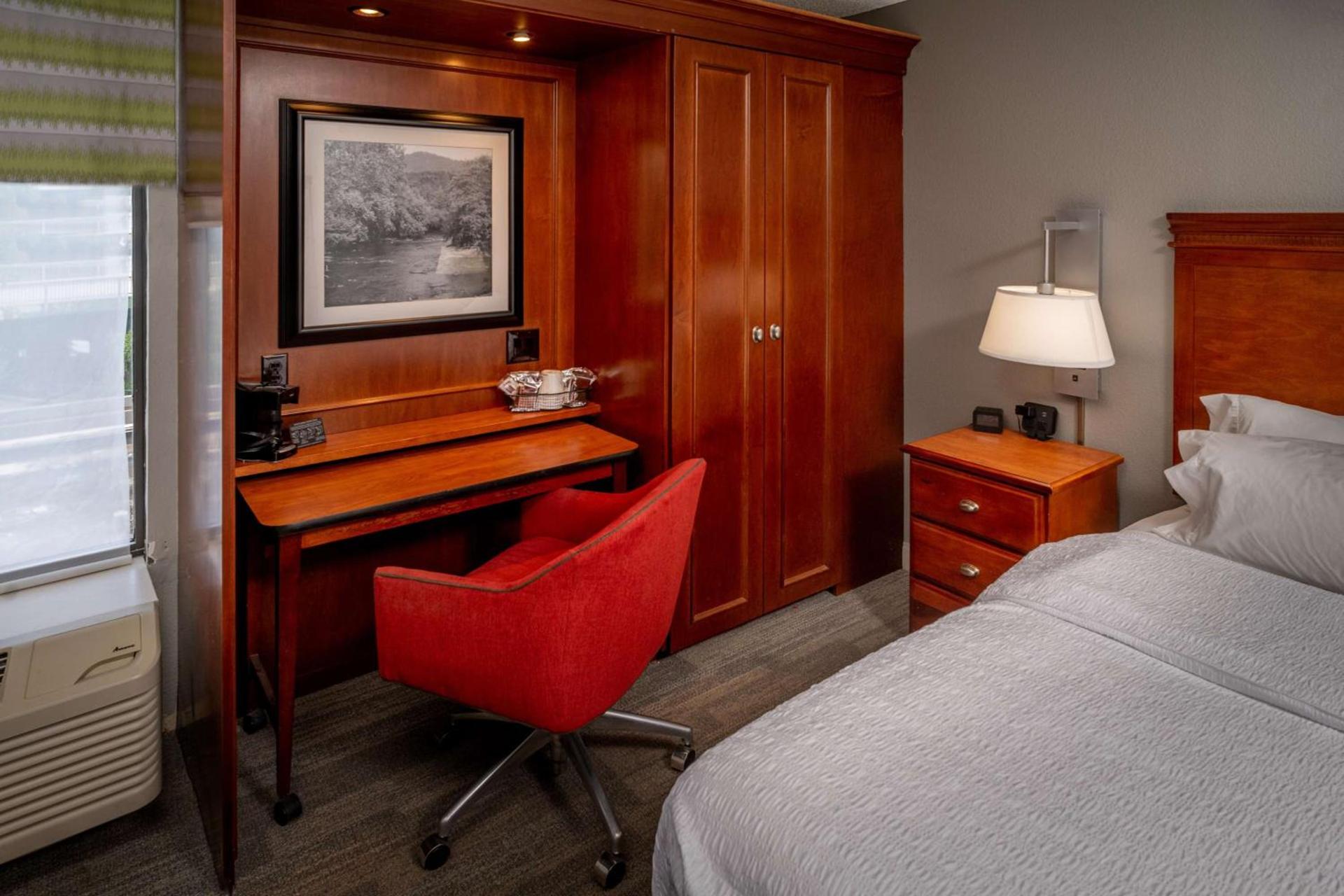 Hampton Inn Charleston Downtown photo 15