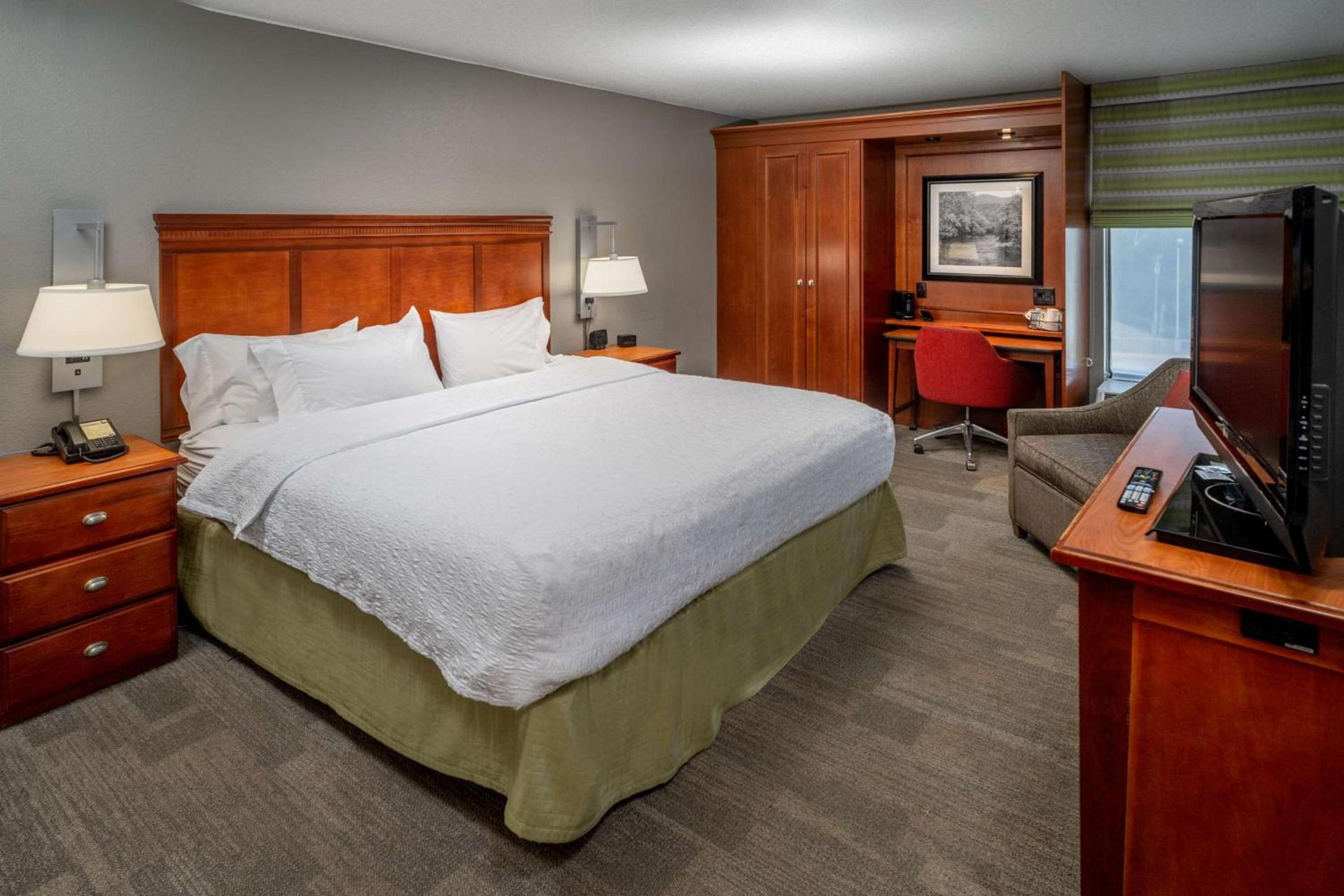 Hampton Inn Charleston Downtown photo 18