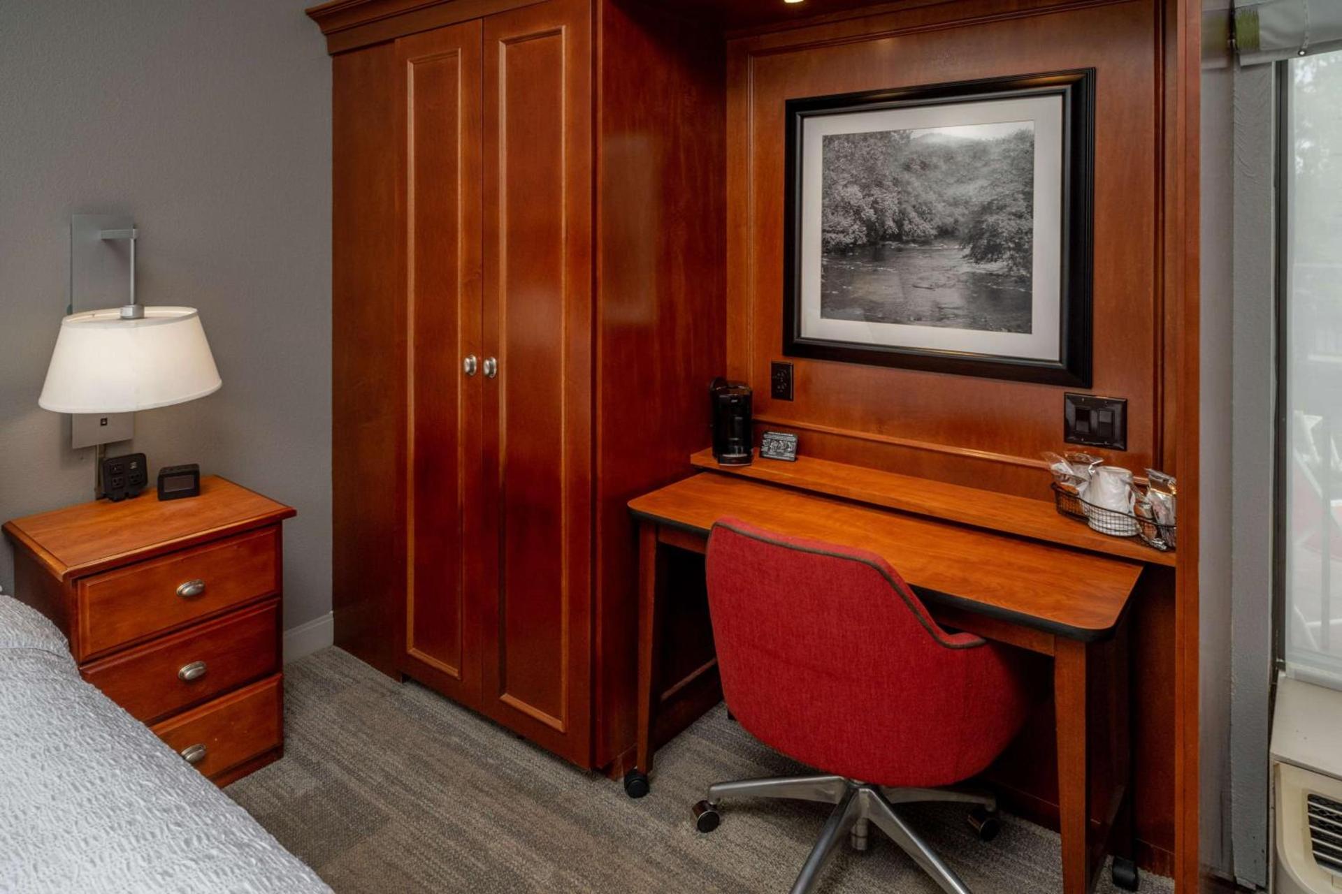 Hampton Inn Charleston Downtown photo 21