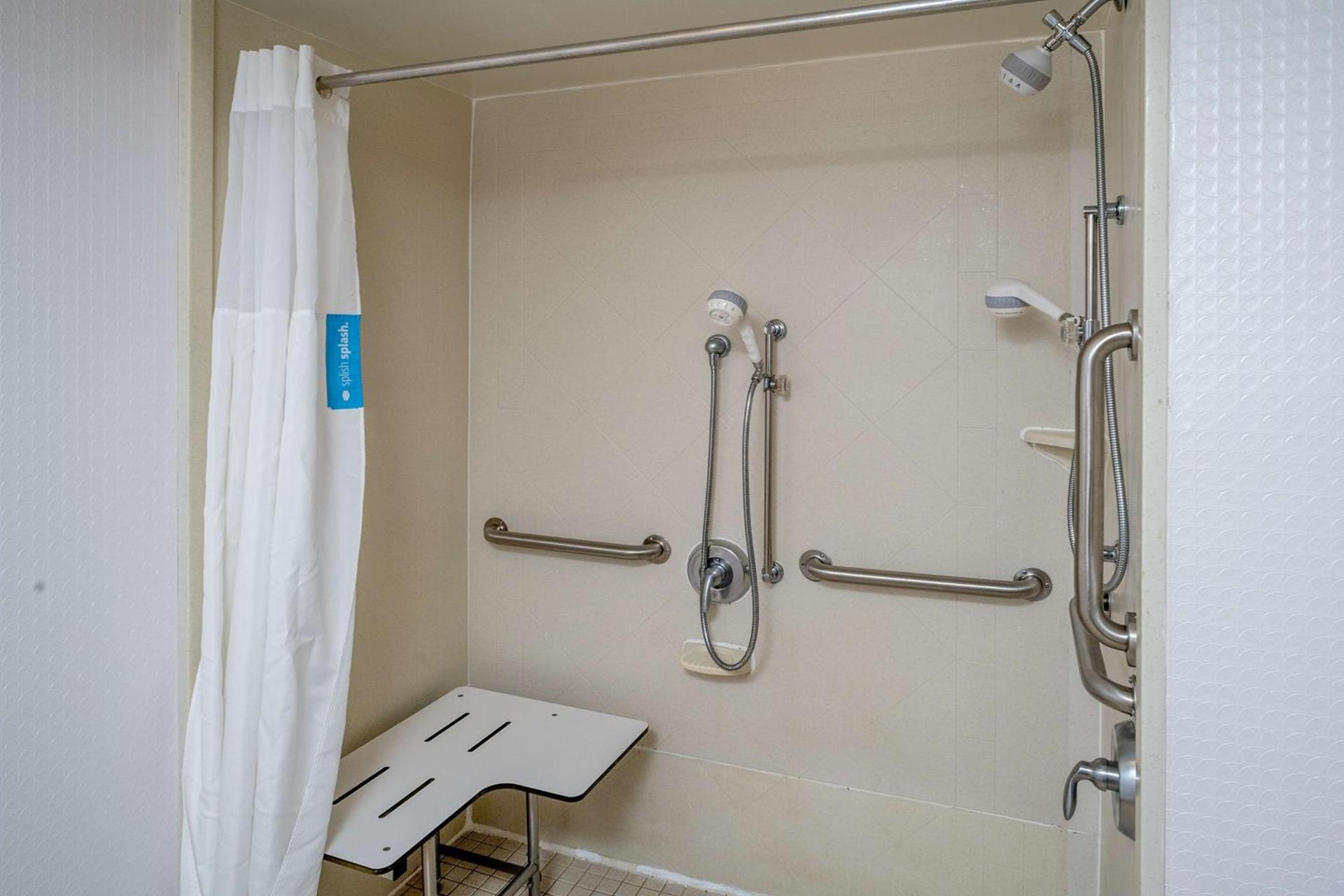 Hampton Inn Charleston Downtown photo 22