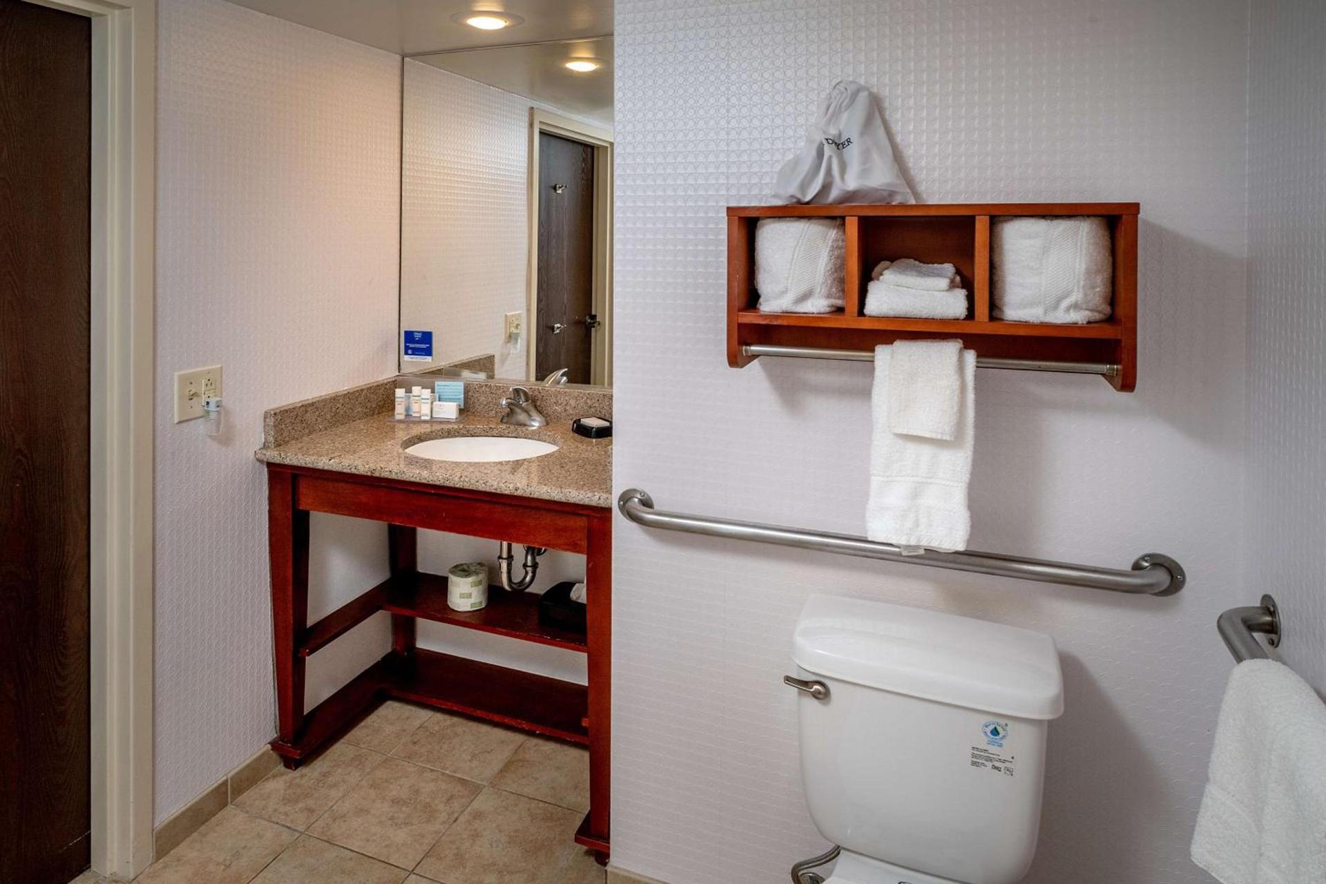 Hampton Inn Charleston Downtown photo 23