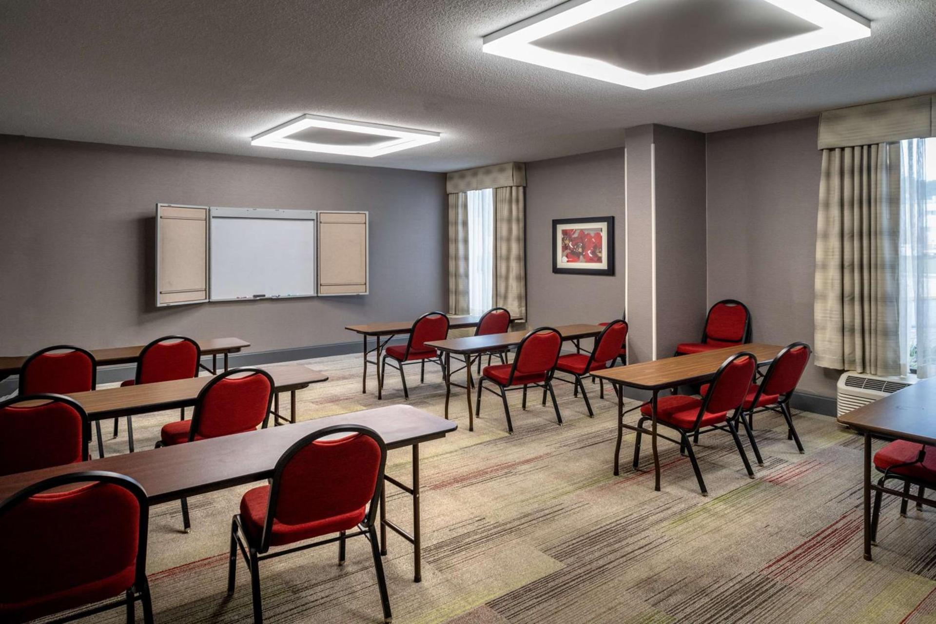 Hampton Inn Charleston Downtown photo 31