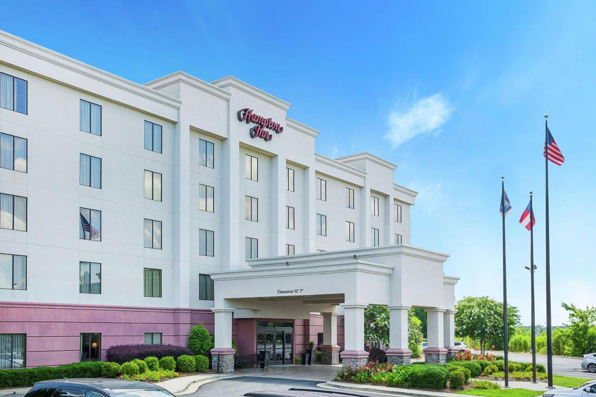Hampton Inn Columbus-North photo 1