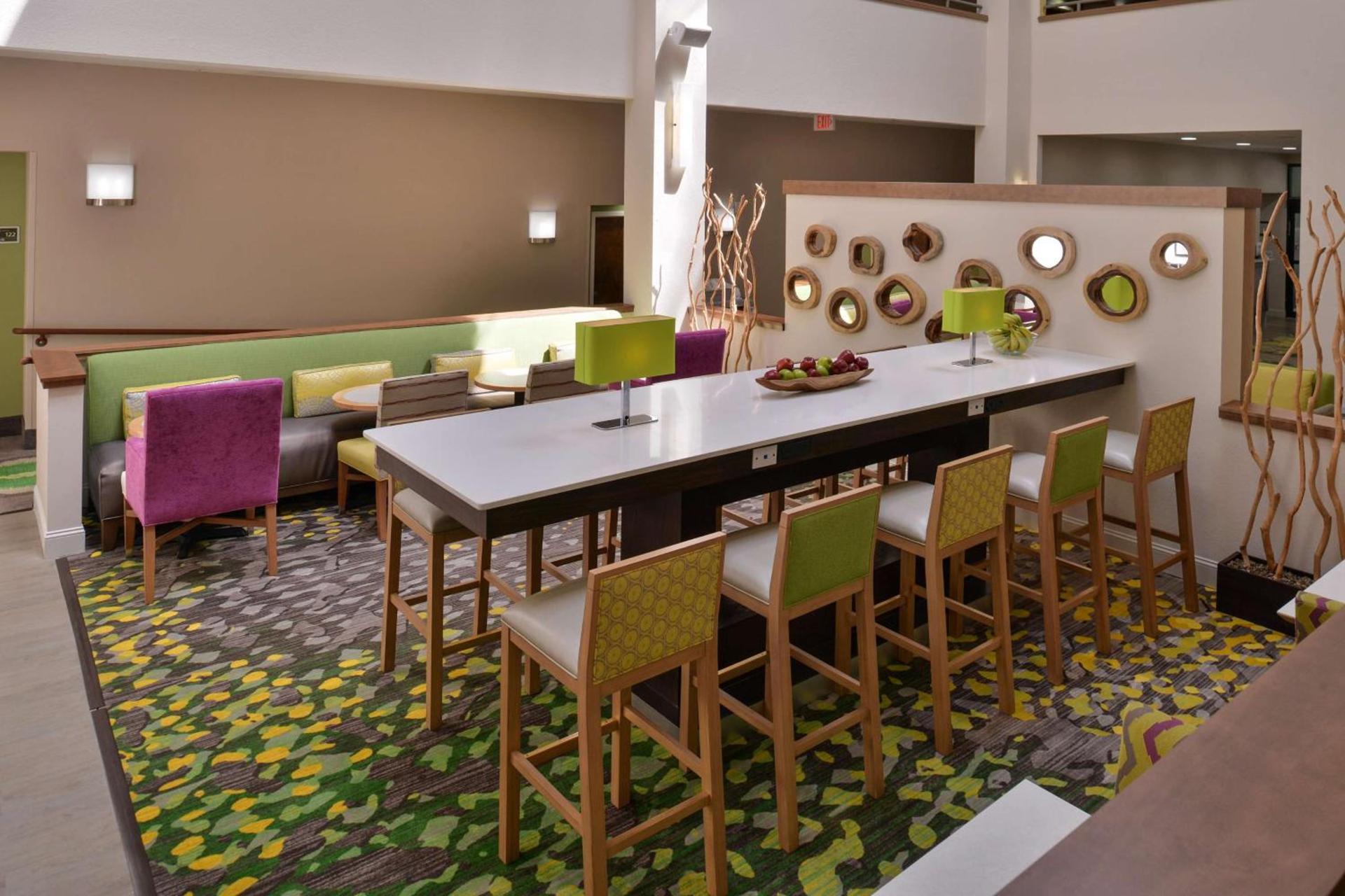 Hampton Inn Cartersville photo 9