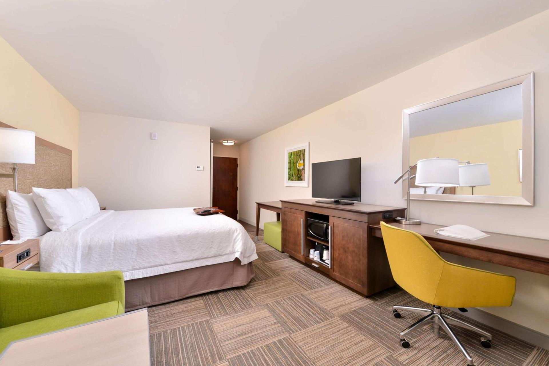 Hampton Inn Cartersville photo 16