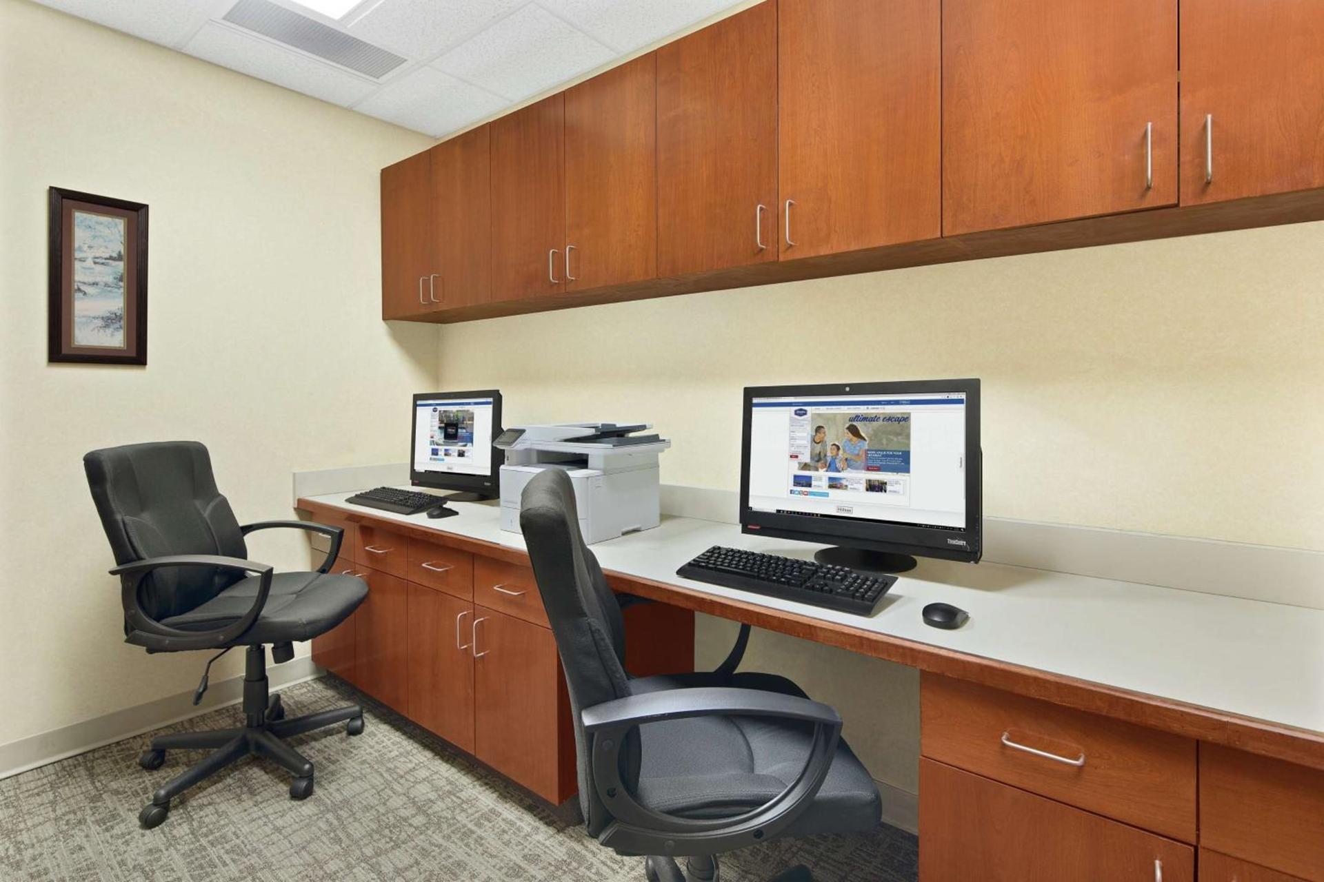 Hampton Inn Columbus-North photo 36