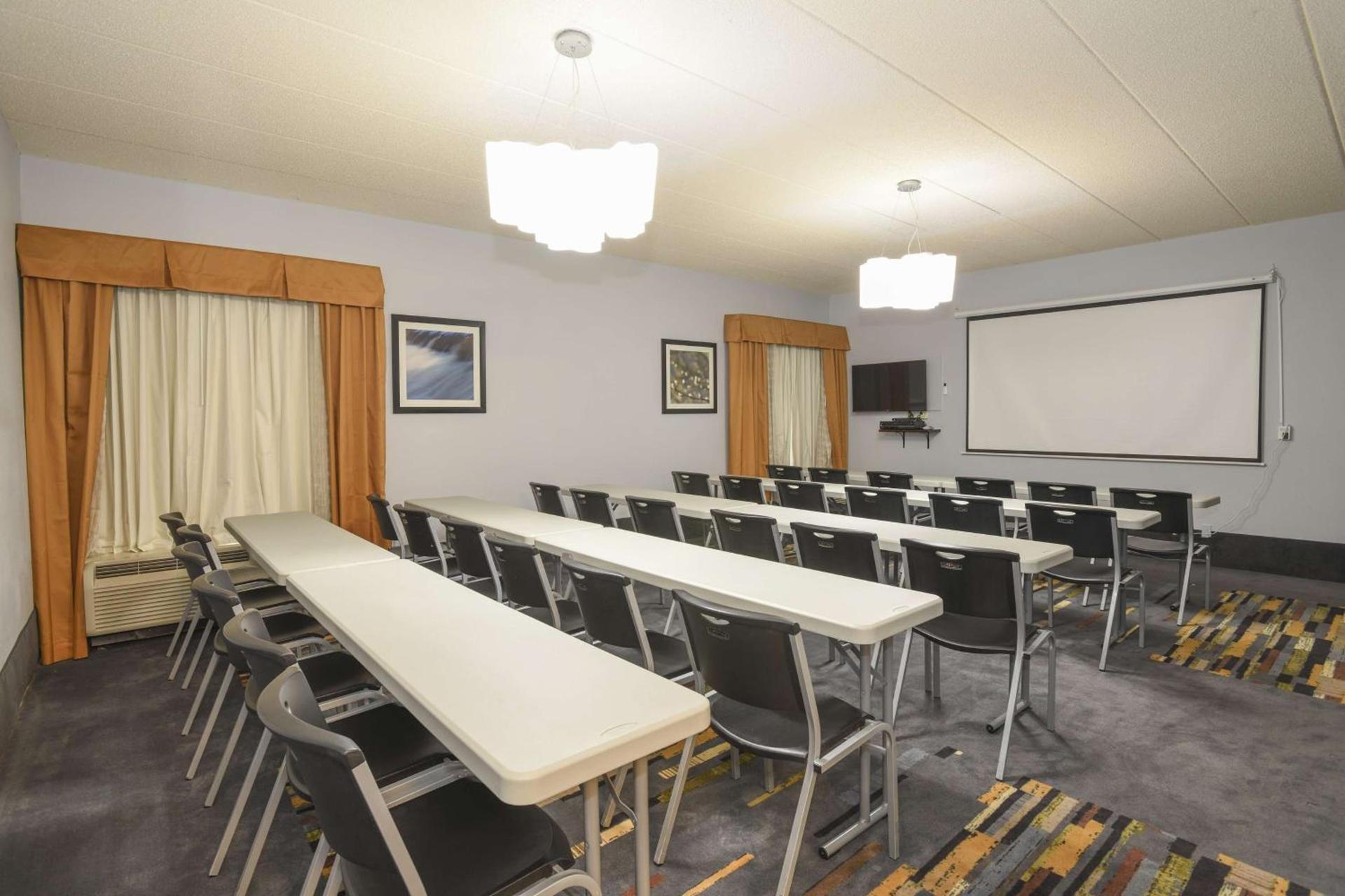 Hampton Inn Cincinnati Eastgate photo 23