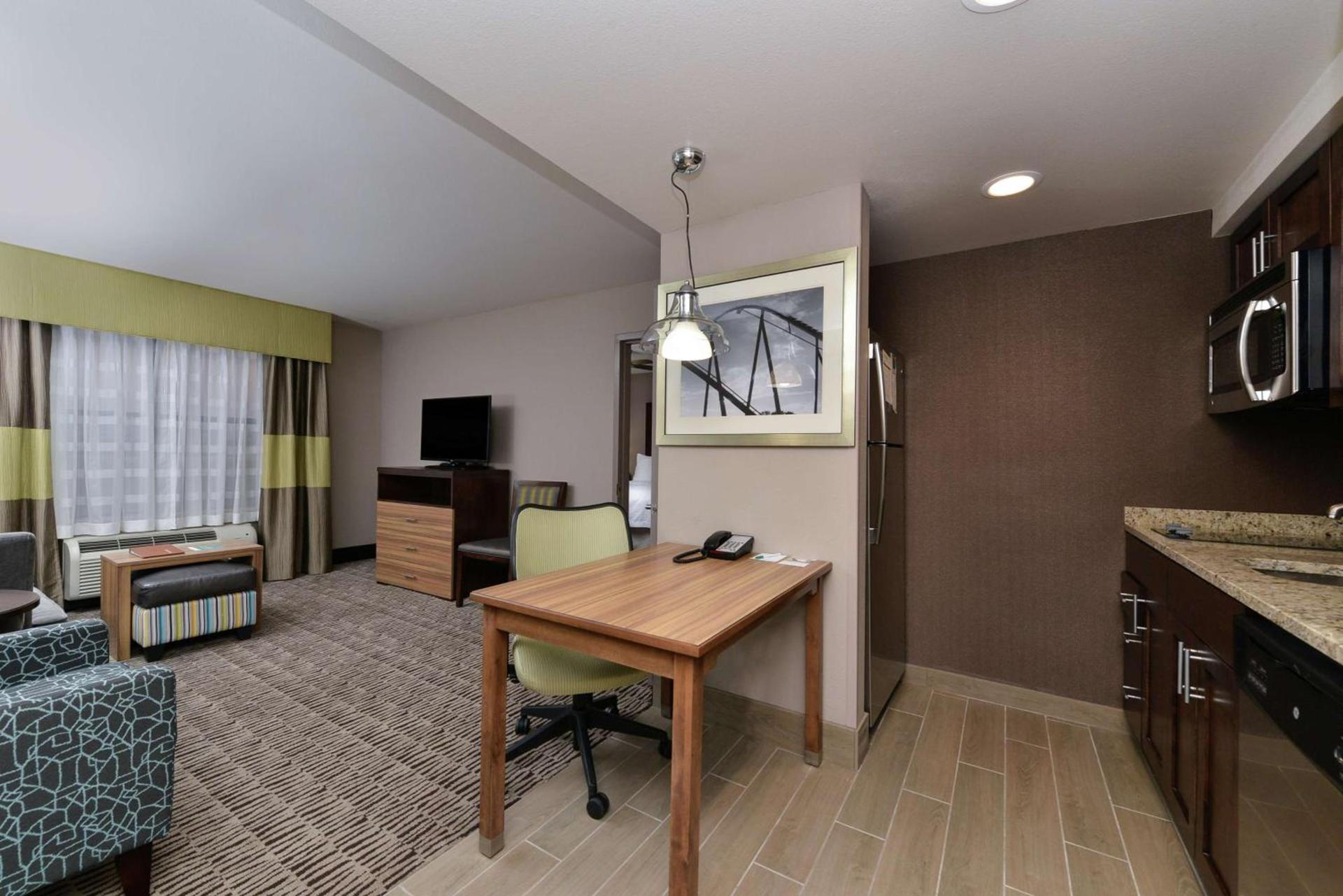 Homewood Suites by Hilton Cincinnati/Mason photo 16