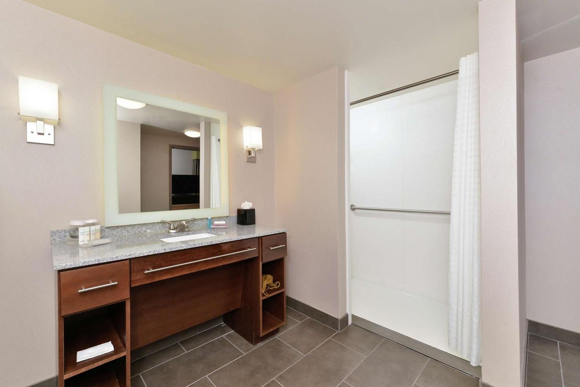 Homewood Suites by Hilton Cincinnati/Mason photo 21