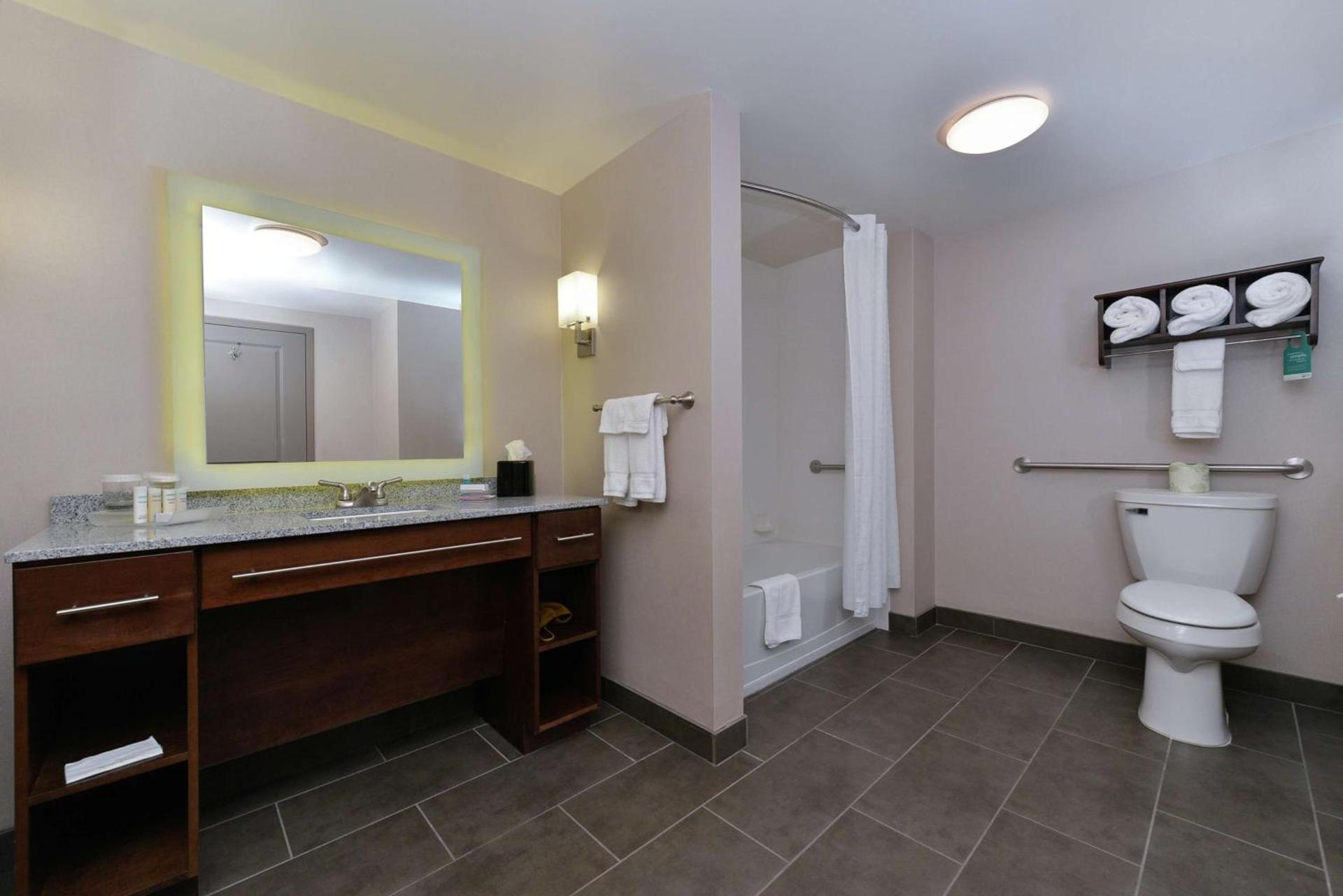 Homewood Suites by Hilton Cincinnati/Mason photo 24