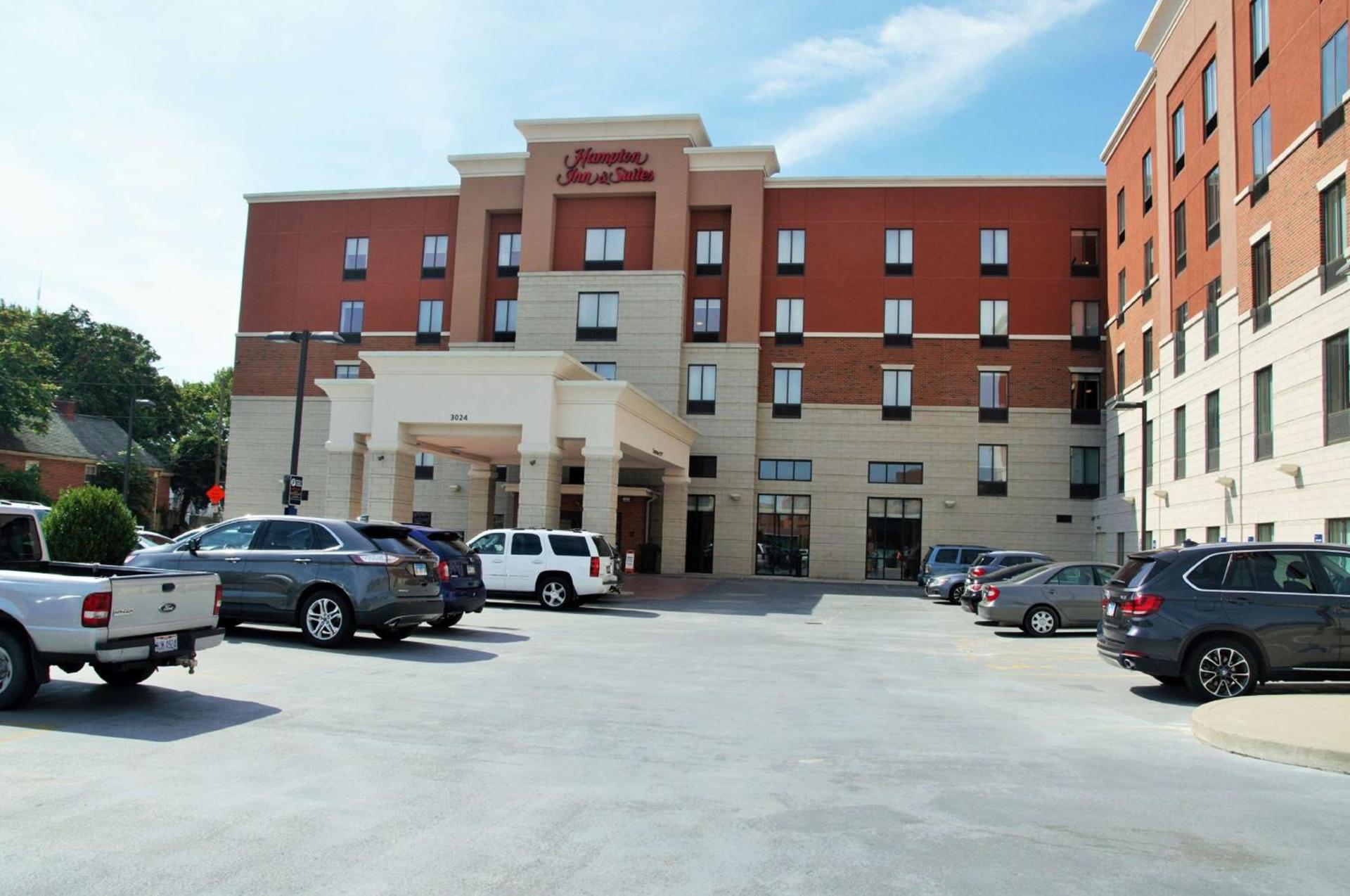 Hampton Inn & Suites Cincinnati / Uptown - University Area photo 1