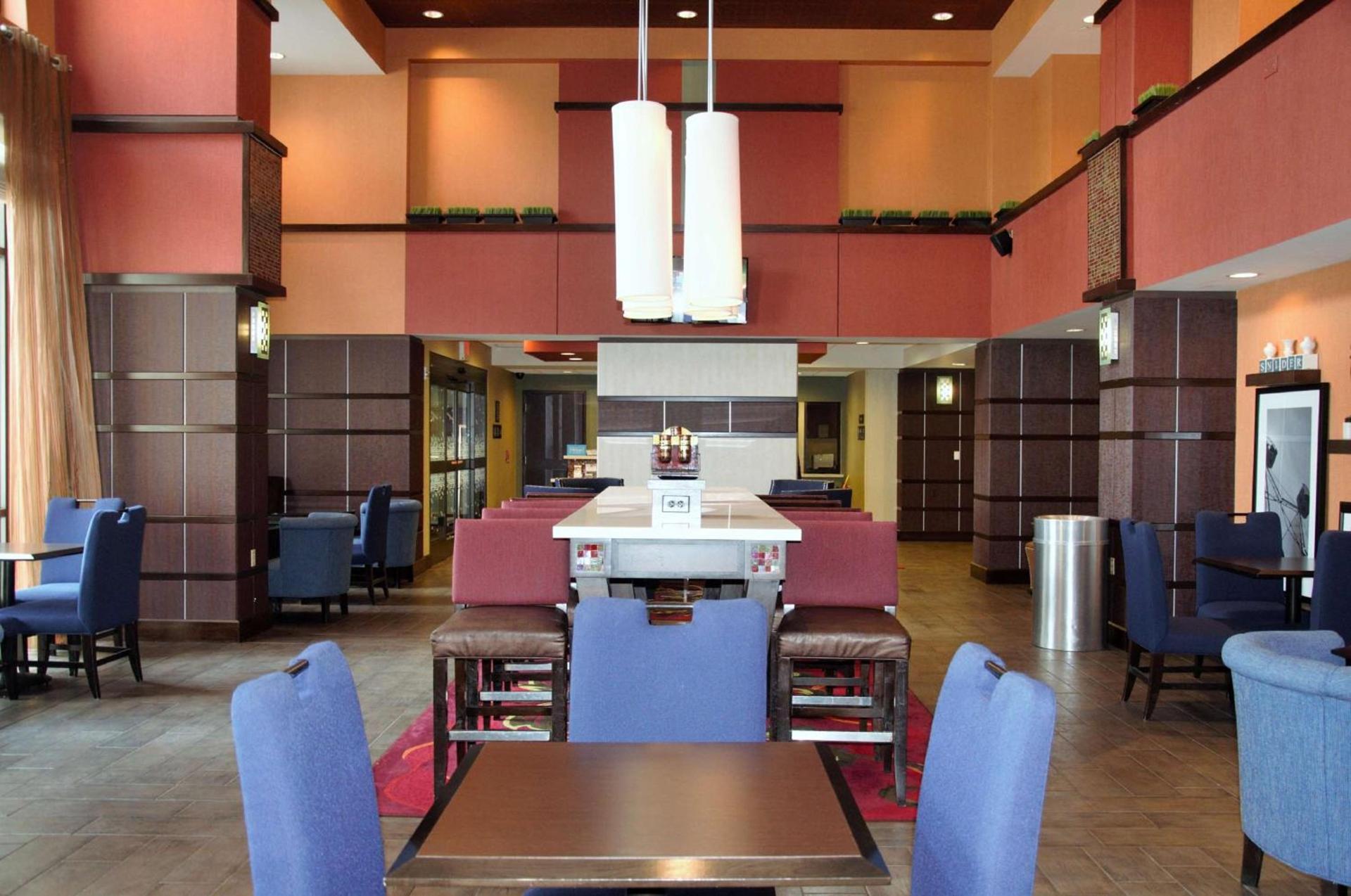 Hampton Inn & Suites Cincinnati / Uptown - University Area photo 4