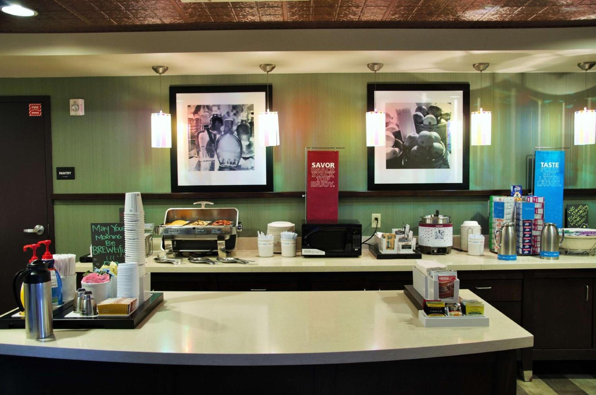 Hampton Inn & Suites Cincinnati / Uptown - University Area photo 9