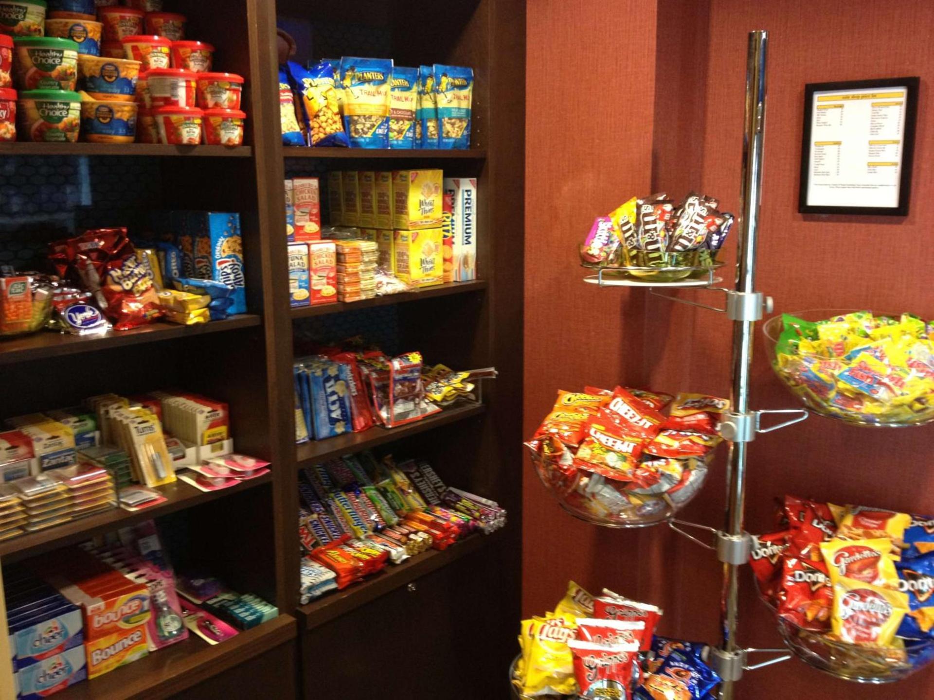 Hampton Inn & Suites Cincinnati / Uptown - University Area photo 12