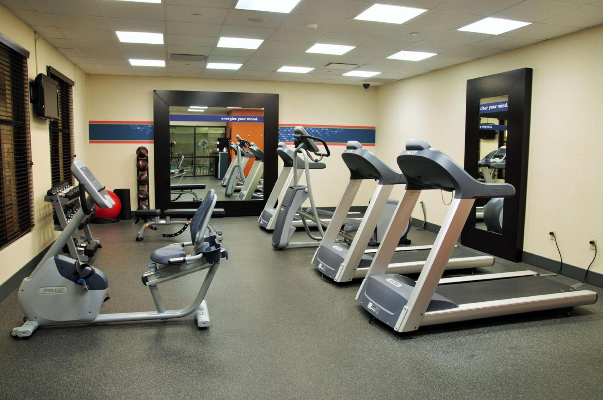 Hampton Inn & Suites Cincinnati / Uptown - University Area photo 14