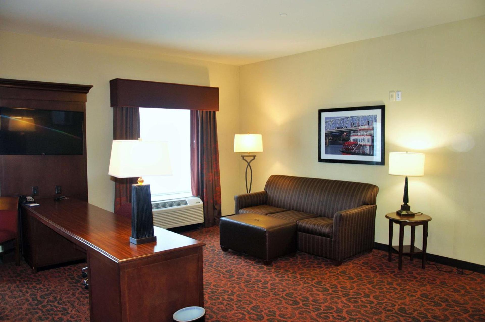 Hampton Inn & Suites Cincinnati / Uptown - University Area photo 17