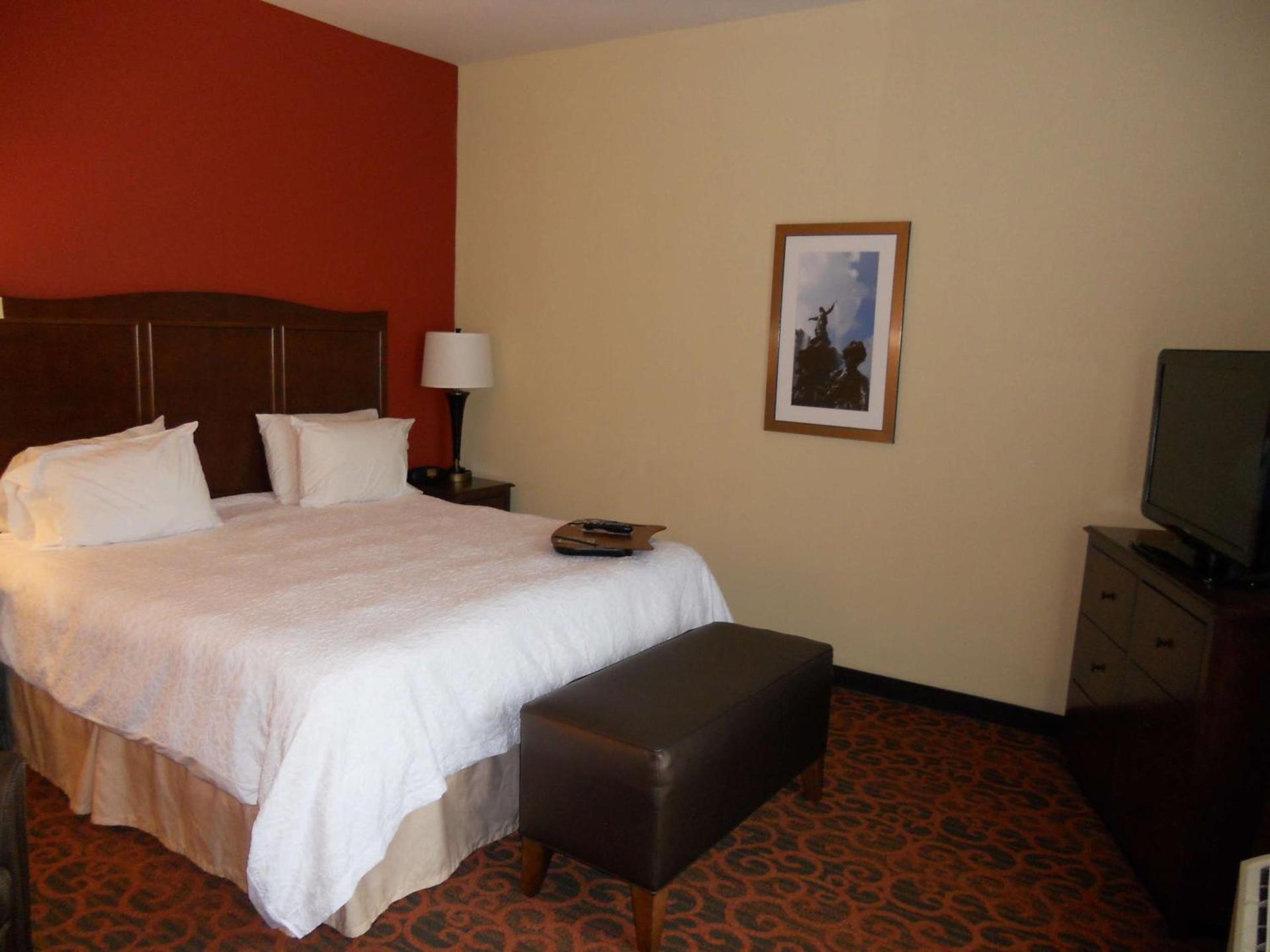 Hampton Inn & Suites Cincinnati / Uptown - University Area photo 22