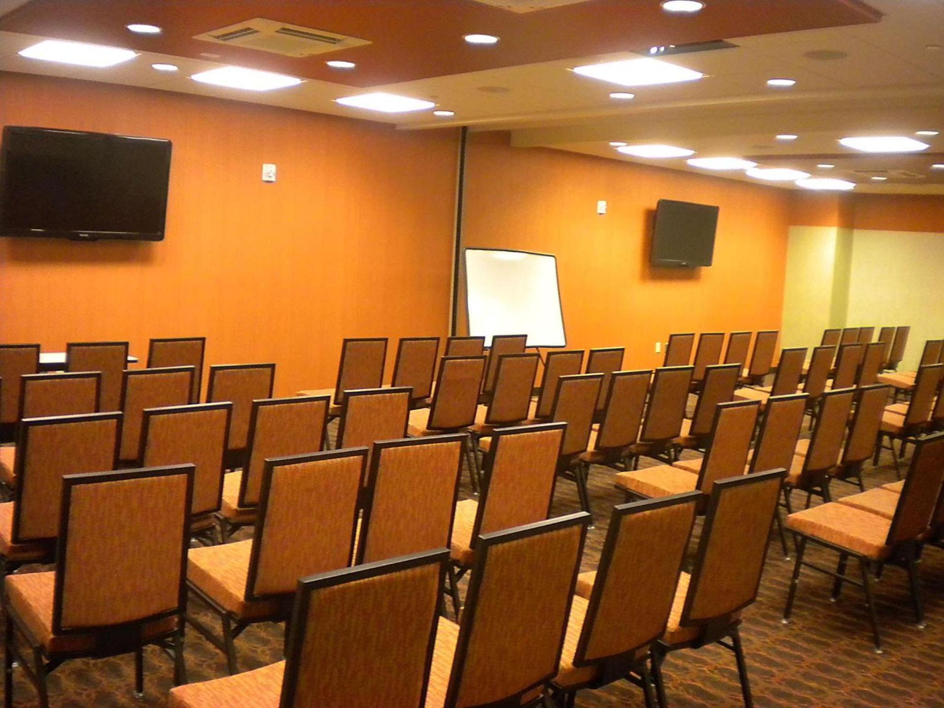 Hampton Inn & Suites Cincinnati / Uptown - University Area photo 34