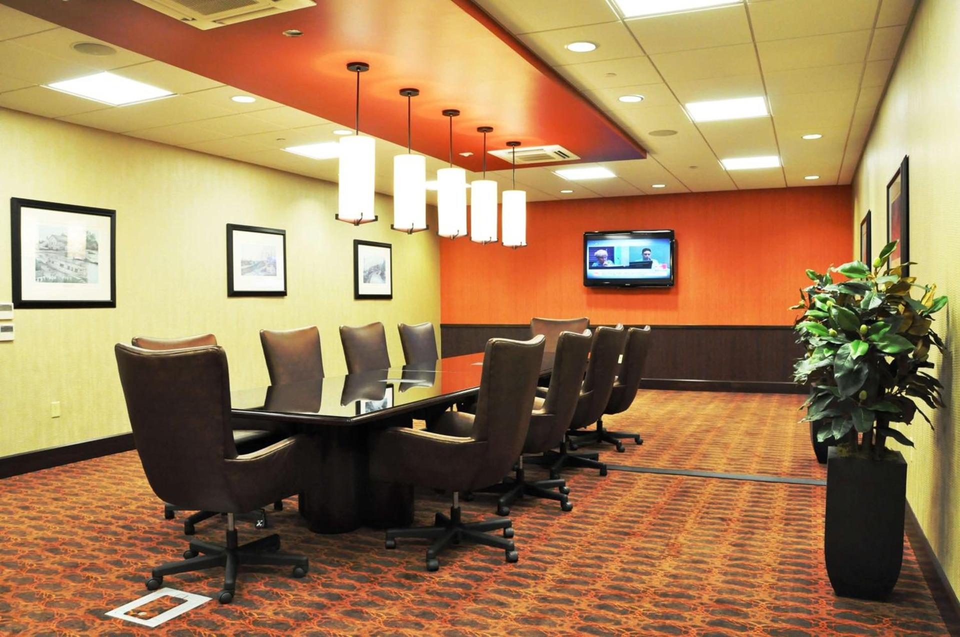 Hampton Inn & Suites Cincinnati / Uptown - University Area photo 36