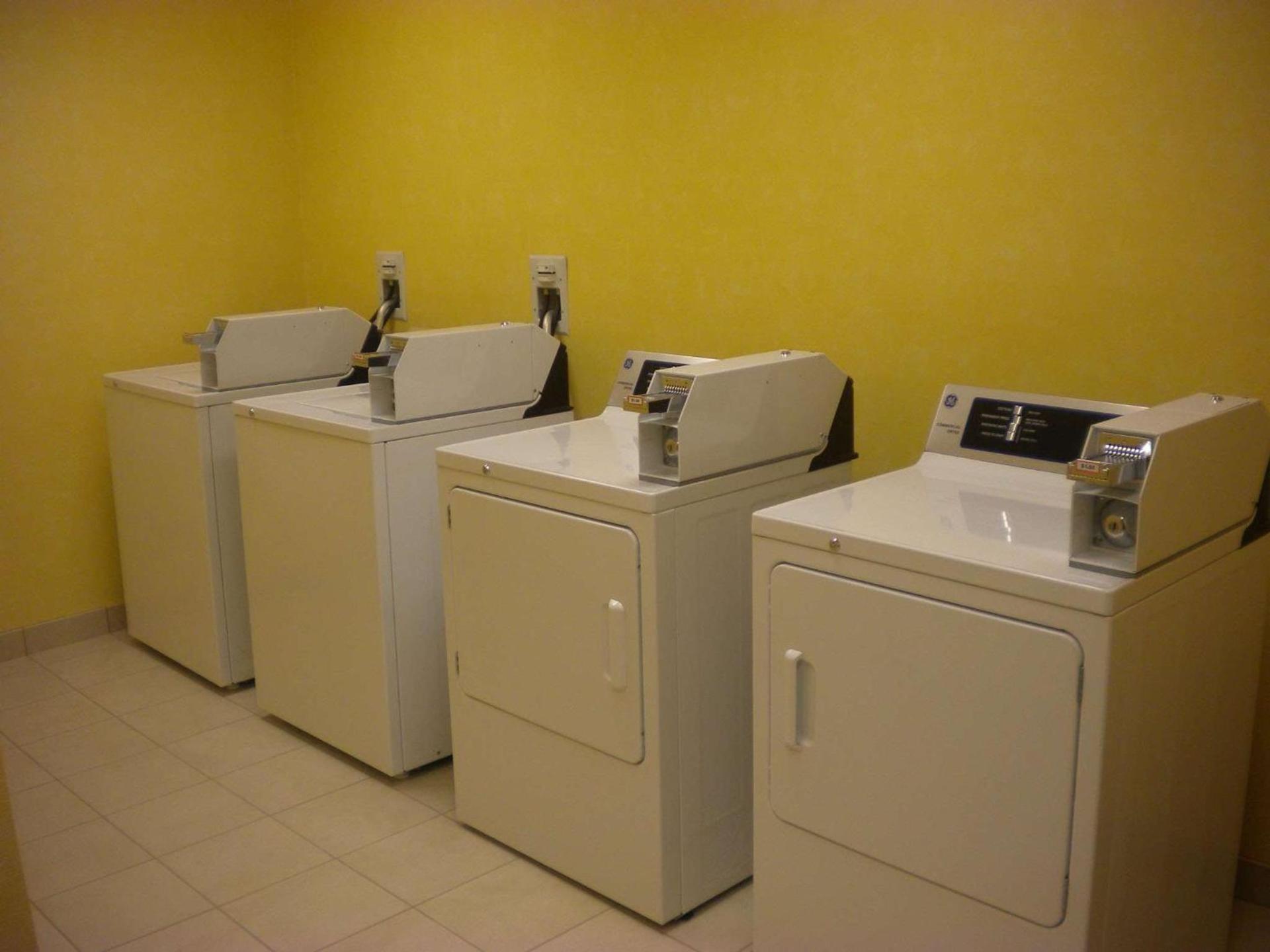 Hampton Inn & Suites Cincinnati / Uptown - University Area photo 40