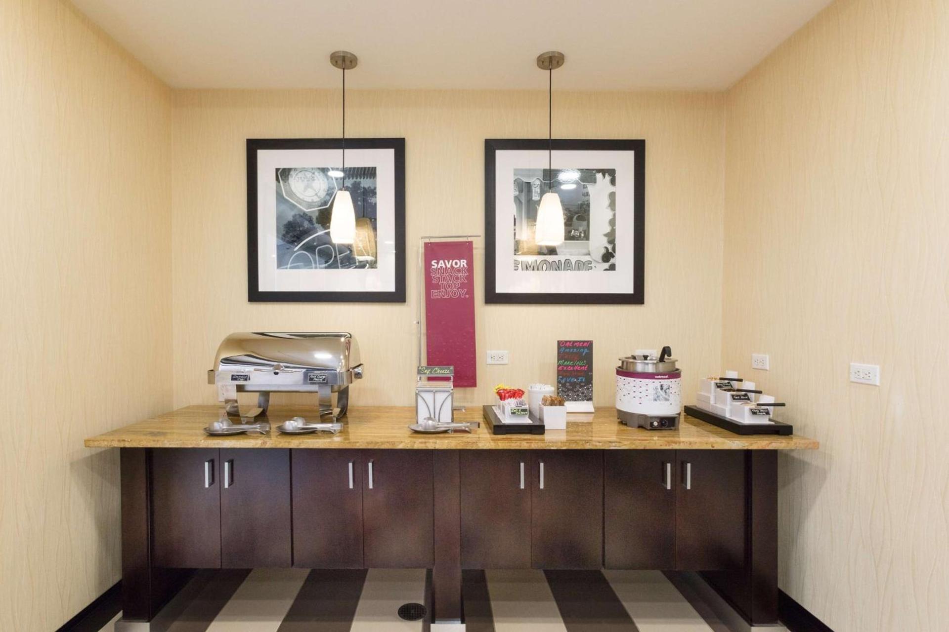 Hampton Inn Daytona Beach/Beachfront photo 9
