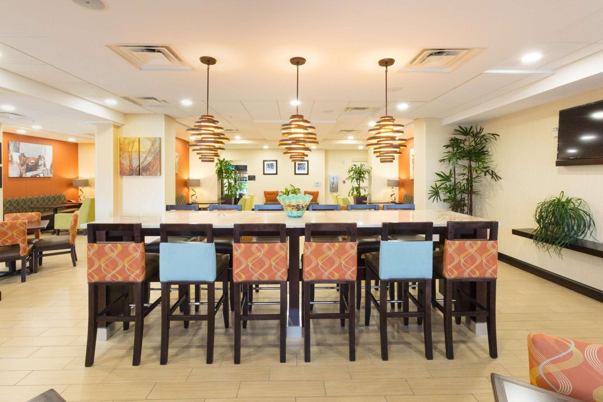Hampton Inn Daytona Beach/Beachfront photo 11