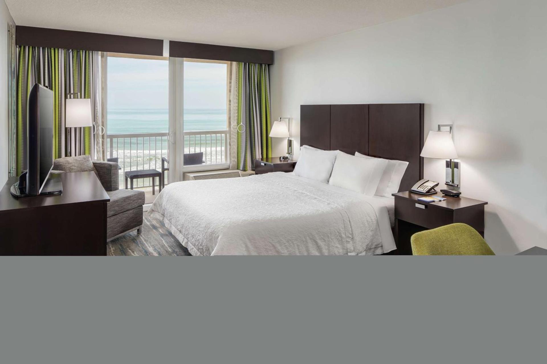 Hampton Inn Daytona Beach/Beachfront photo 18