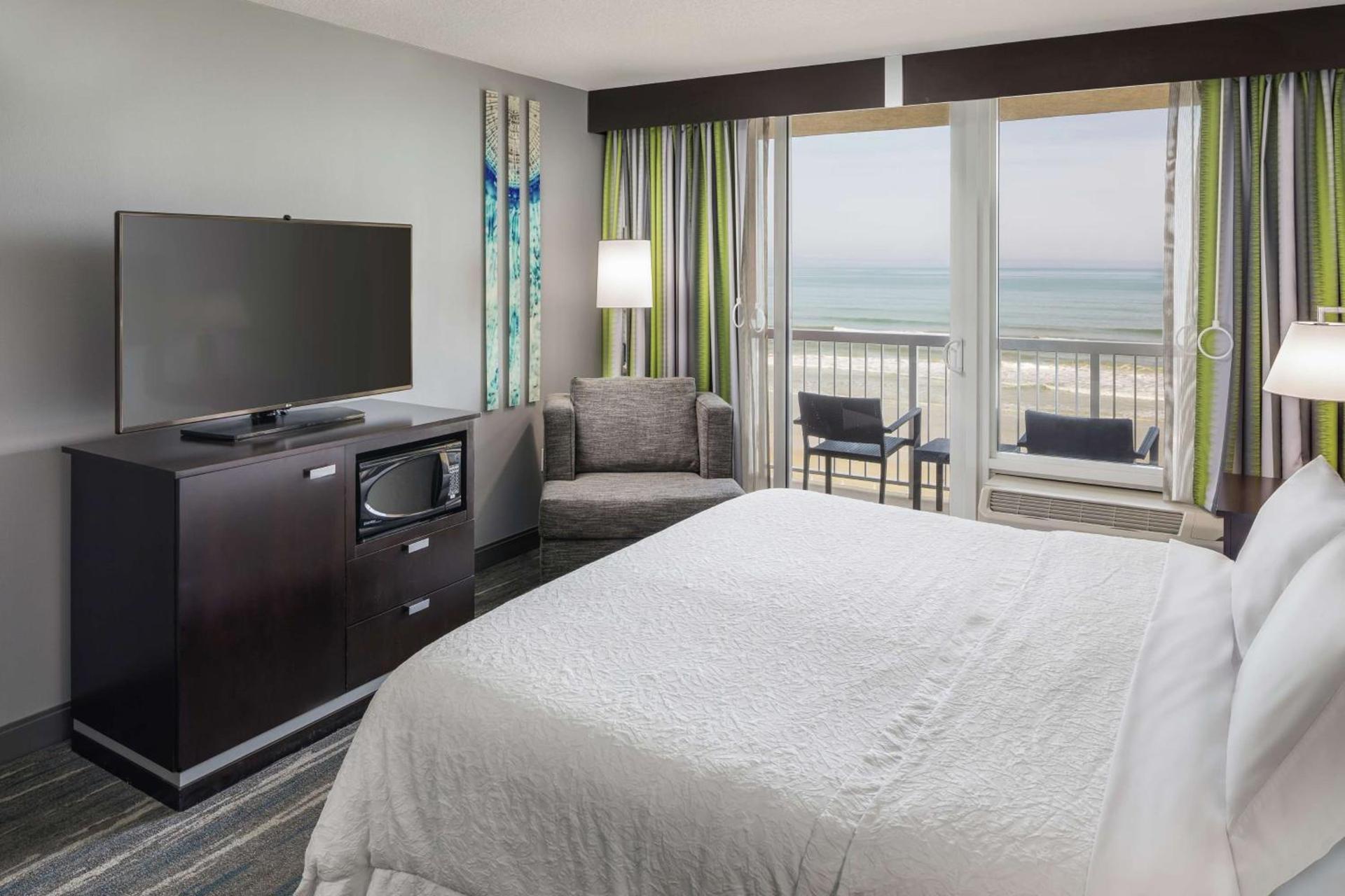 Hampton Inn Daytona Beach/Beachfront photo 19