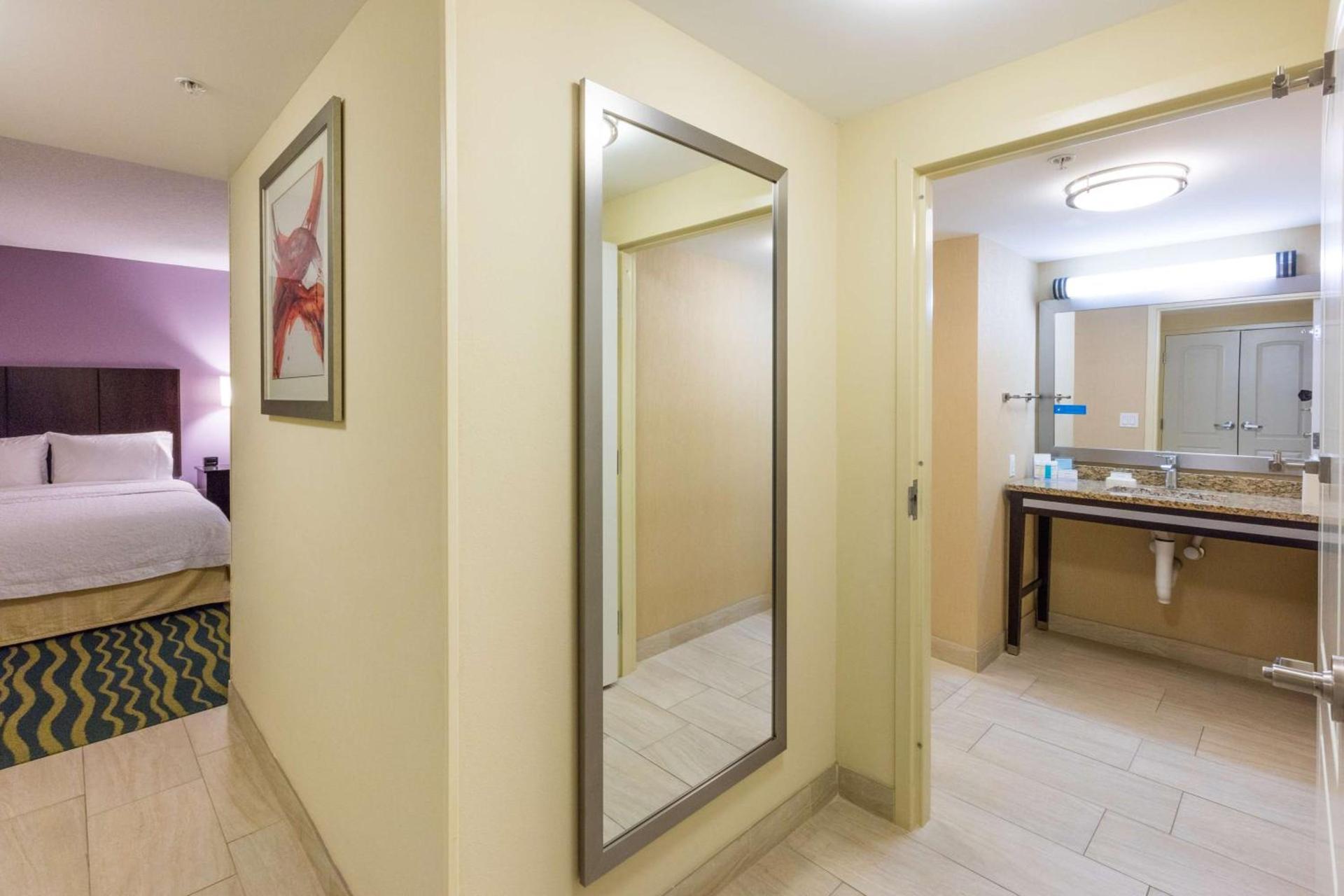 Hampton Inn Daytona Beach/Beachfront photo 42