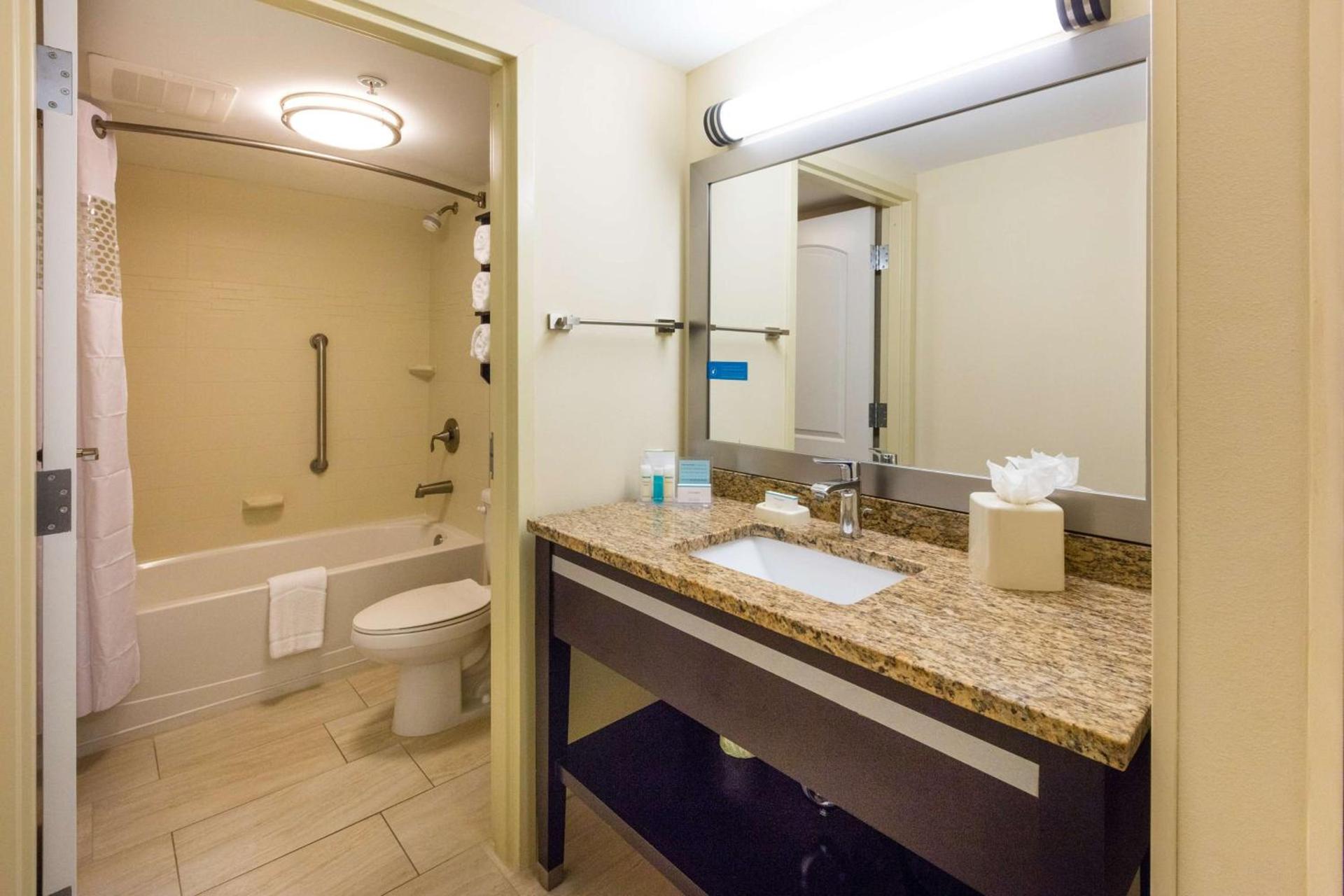 Hampton Inn Daytona Beach/Beachfront photo 46