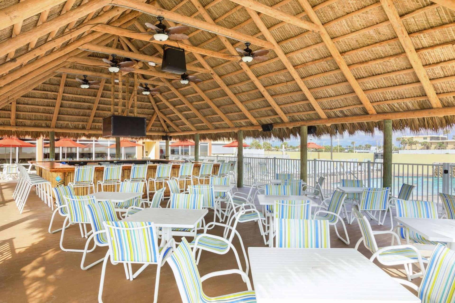 Hampton Inn Daytona Beach/Beachfront photo 50