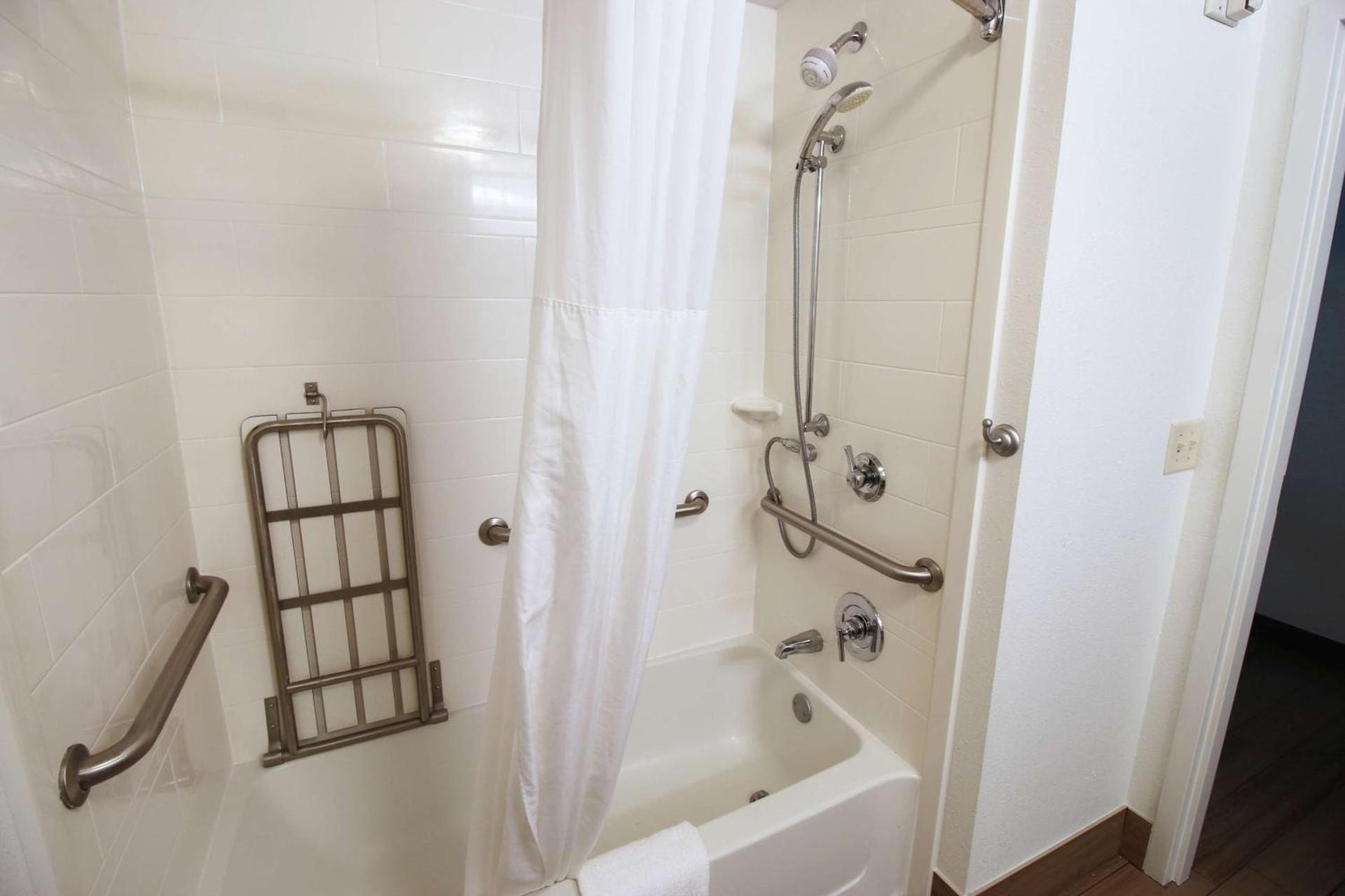 Hampton Inn & Suites Palm Coast photo 36