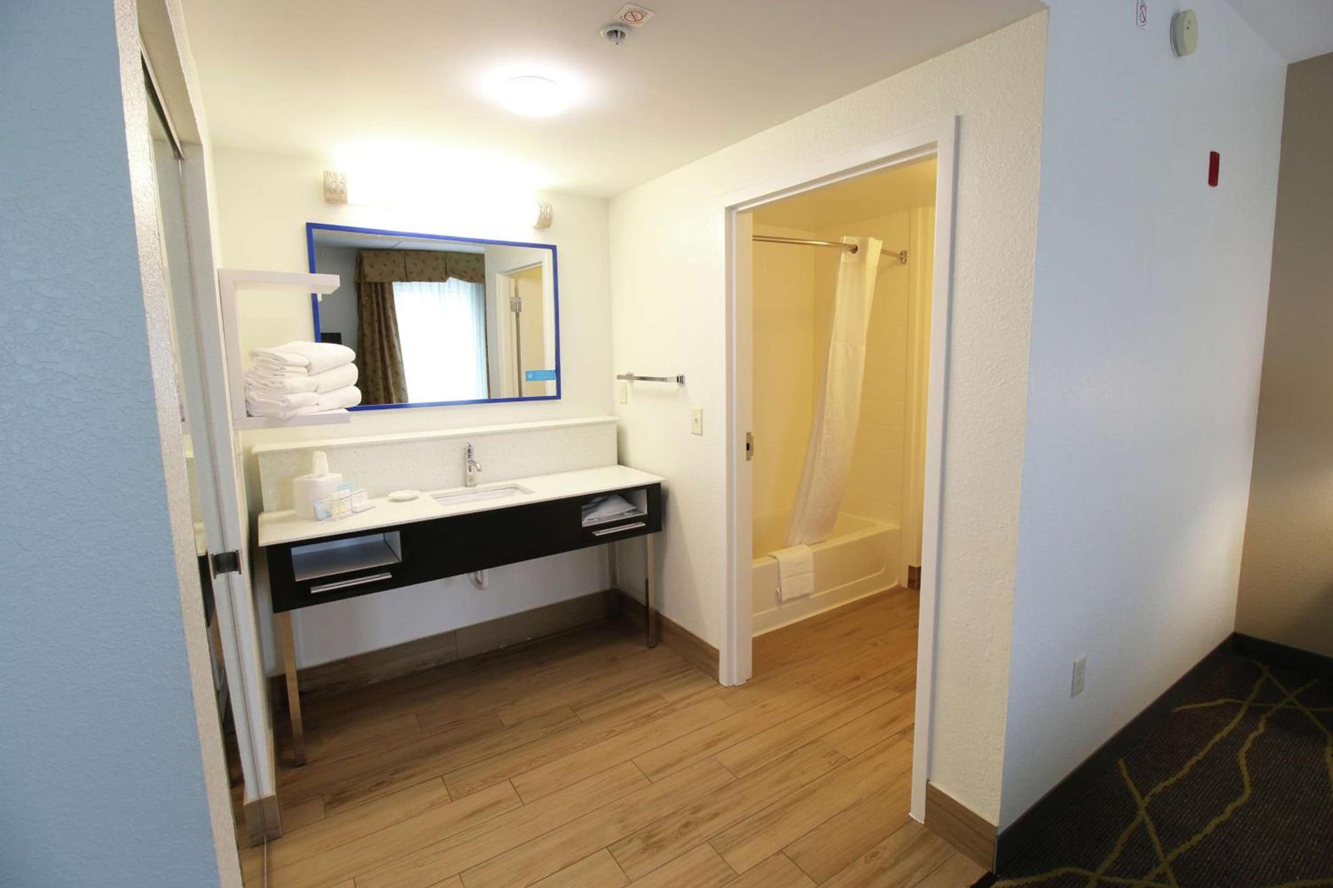 Hampton Inn & Suites Palm Coast photo 39