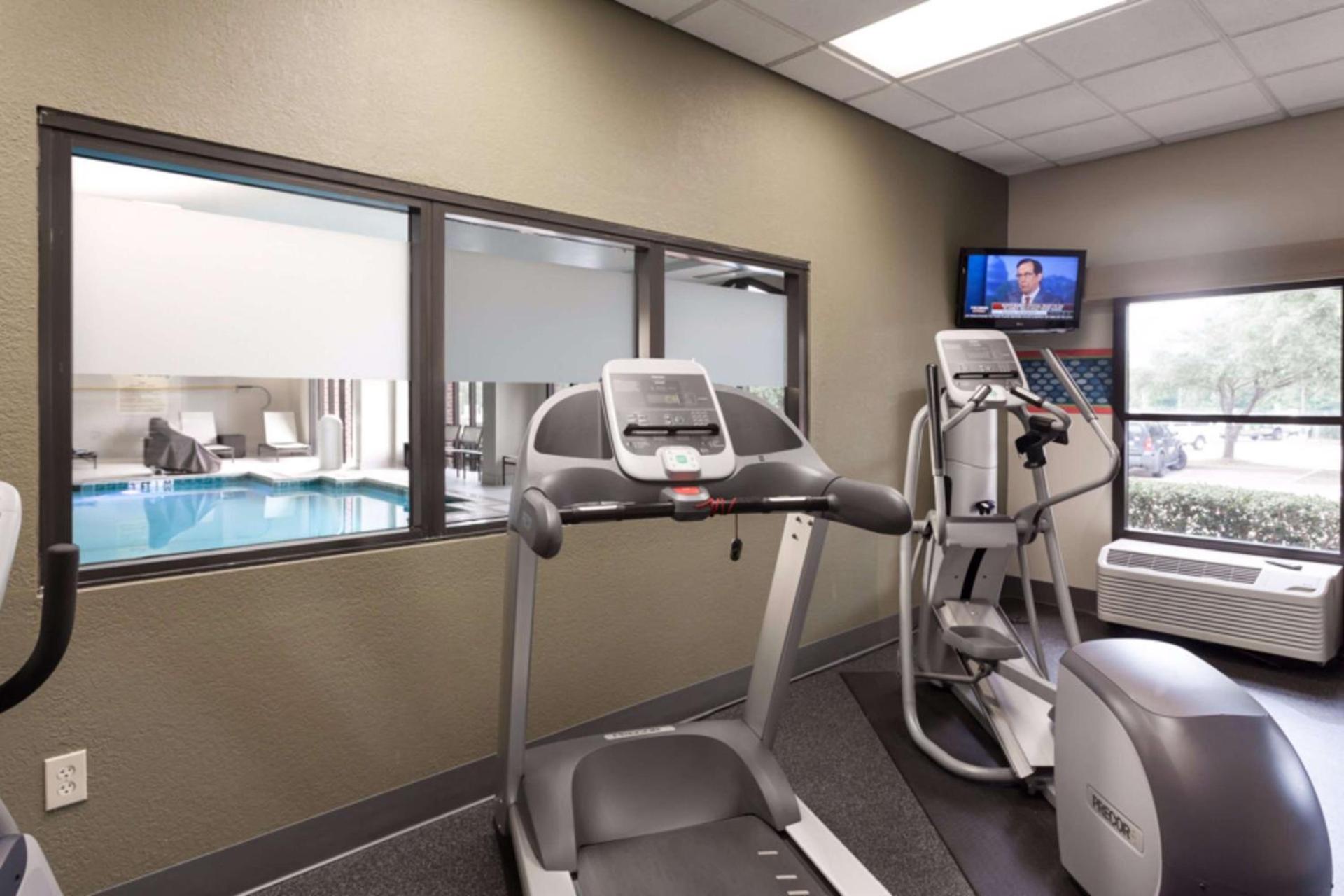 Hampton Inn & Suites Dallas DFW Airport North Grapevine photo 12