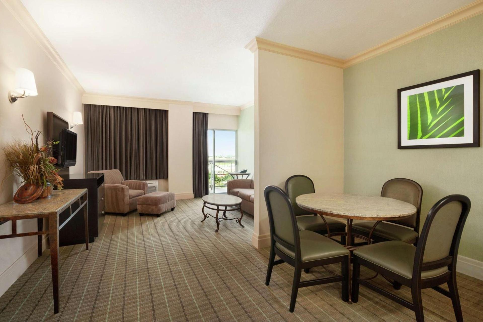DoubleTree by Hilton Hotel Dallas - Love Field photo 56