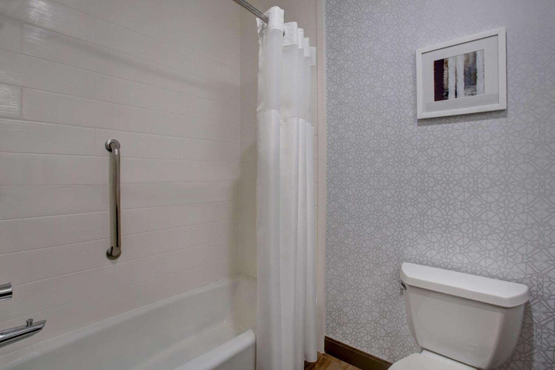 Hampton Inn & Suites Dallas-DeSoto photo 43