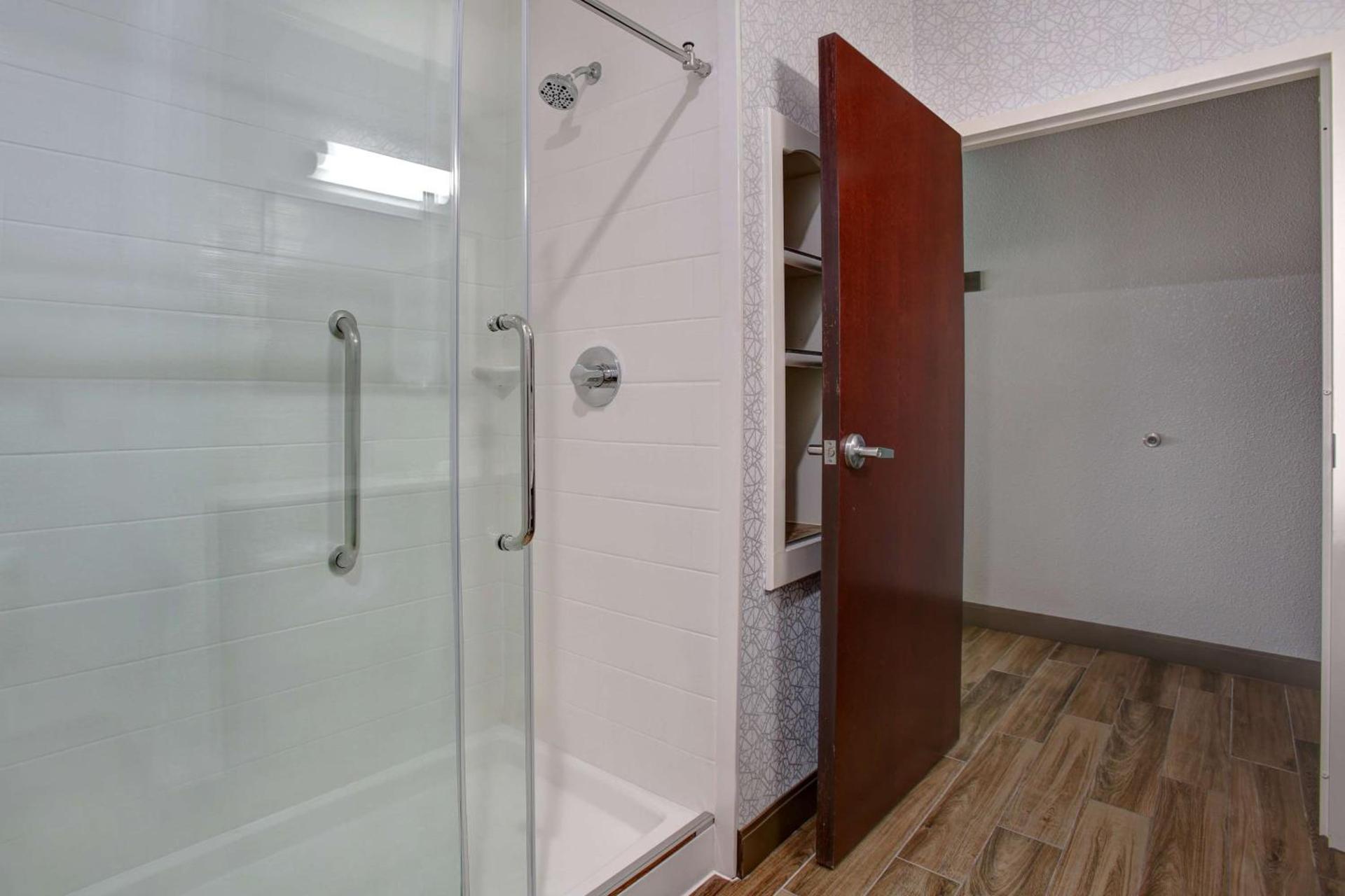 Hampton Inn & Suites Dallas-DeSoto photo 52