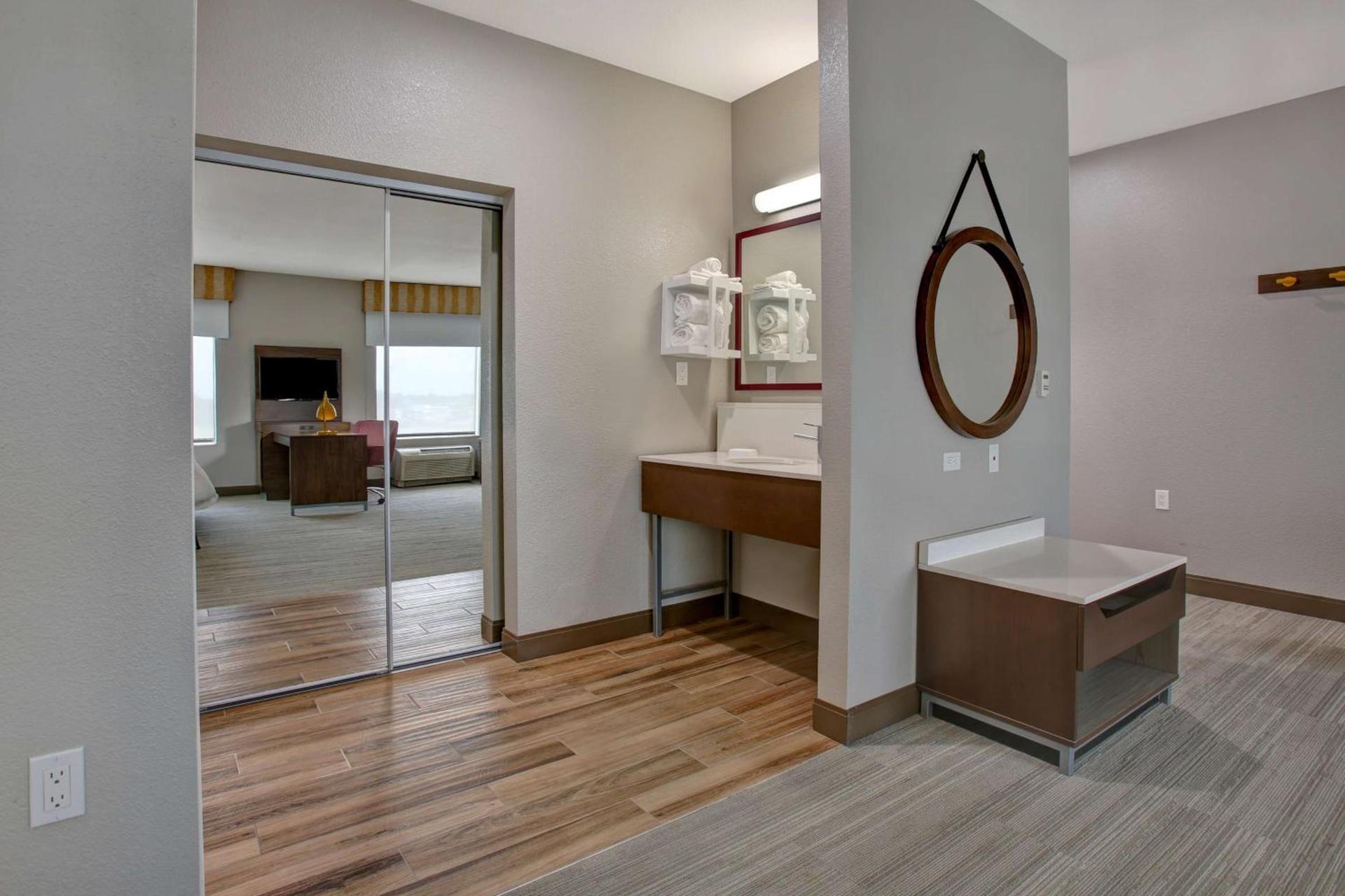 Hampton Inn & Suites Dallas-DeSoto photo 55