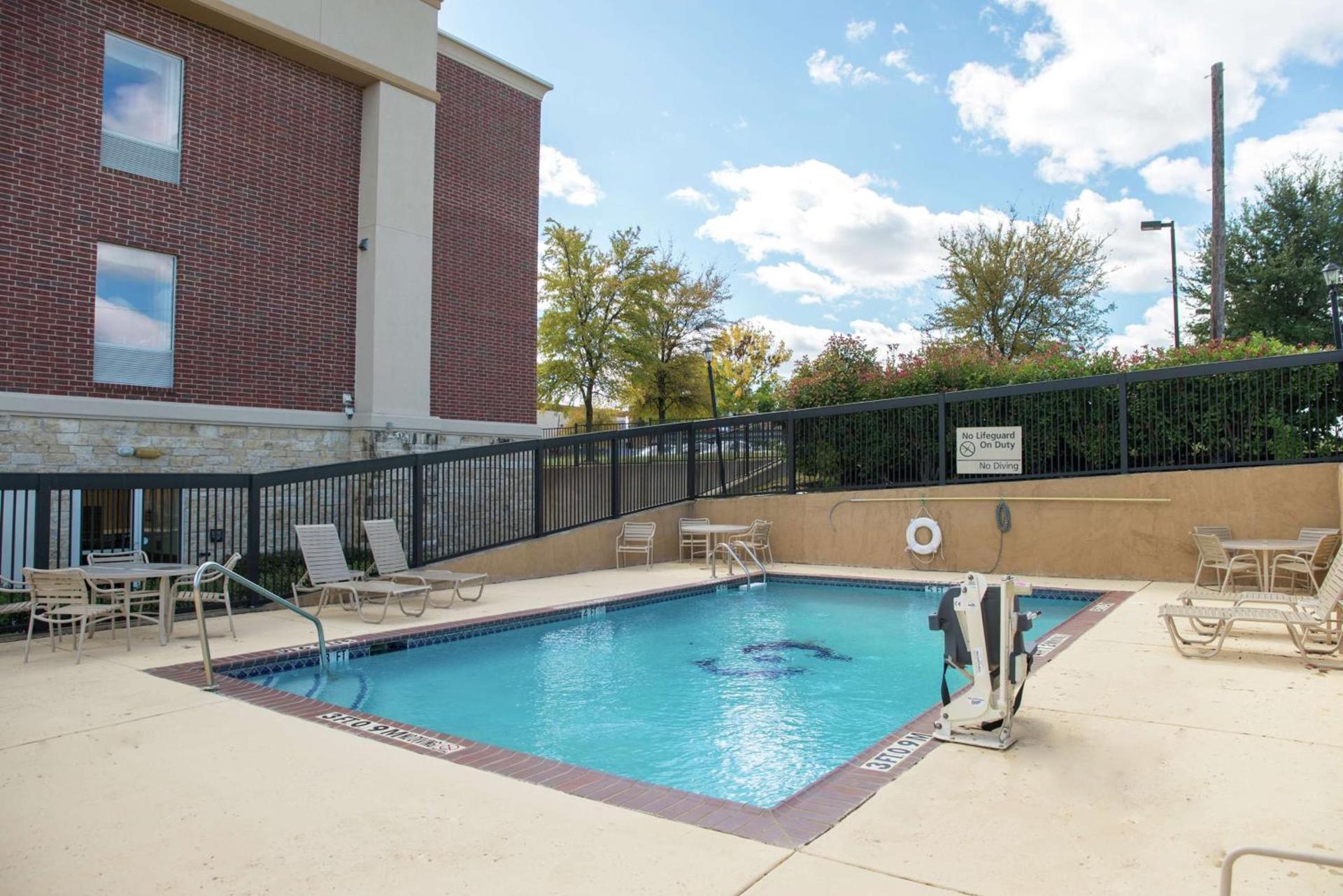 Hampton Inn Dallas-Rockwall photo 11