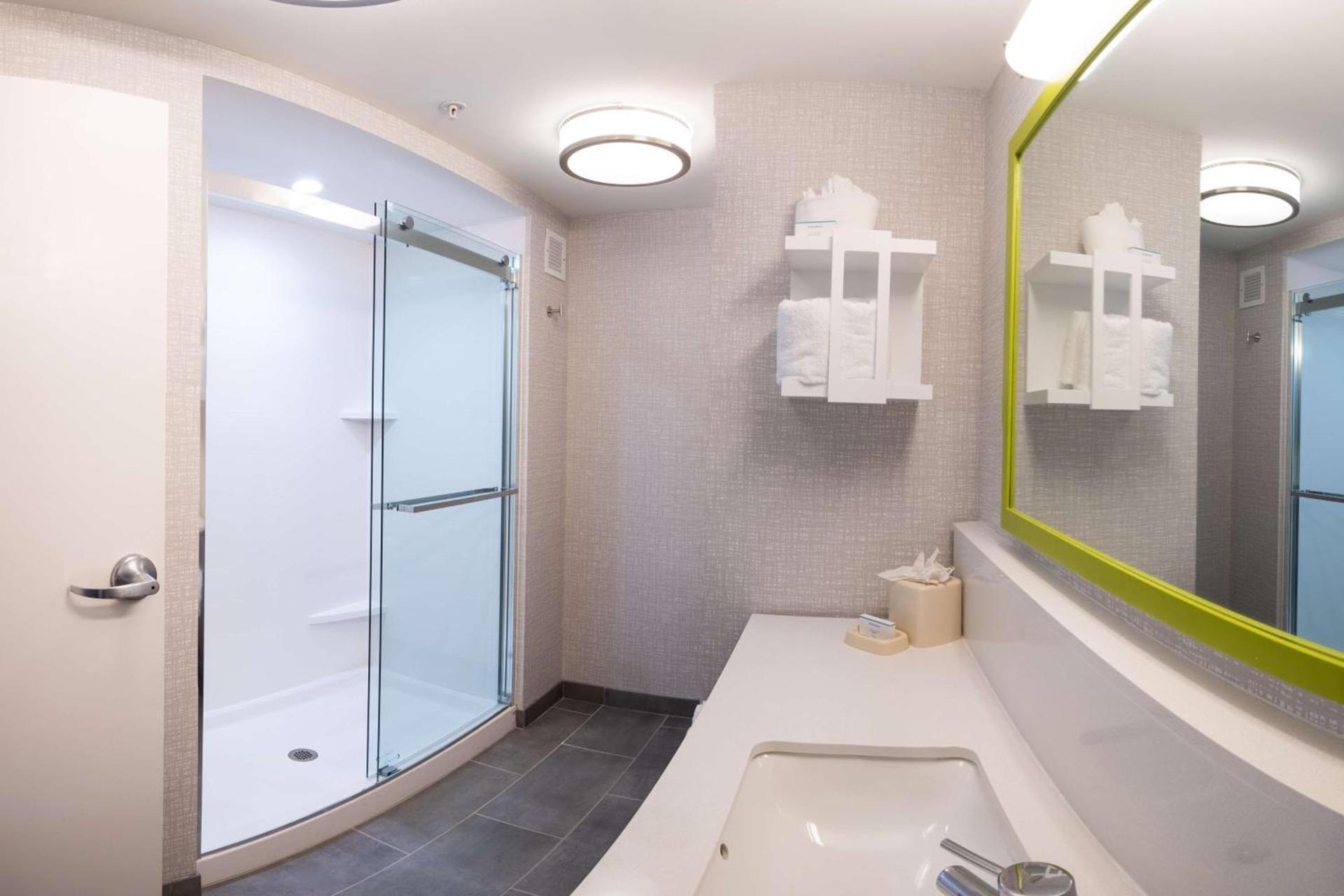 Hampton Inn and Suites Dallas/Lewisville-Vista Ridge Mall photo 18