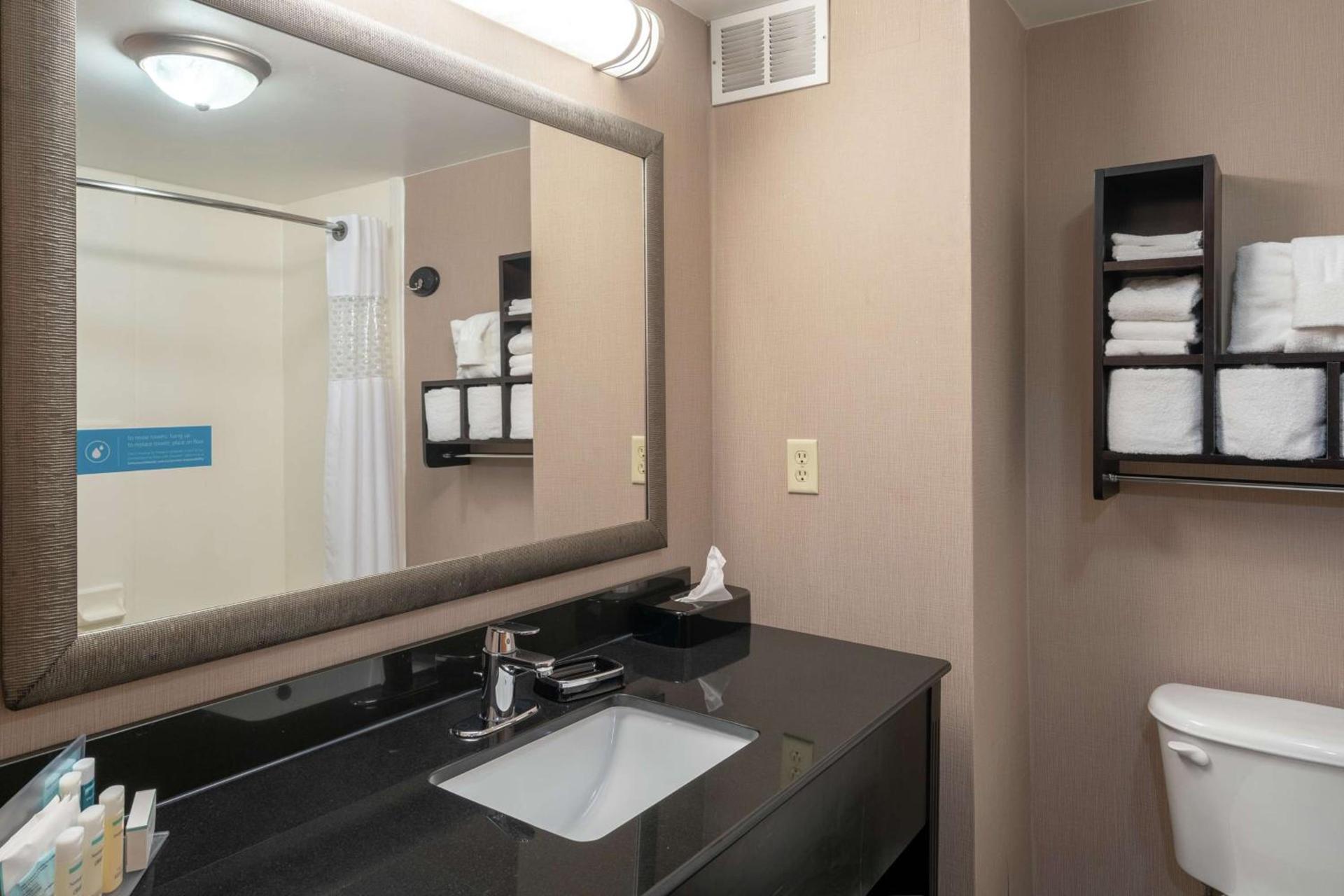 Hampton Inn Dublin photo 3