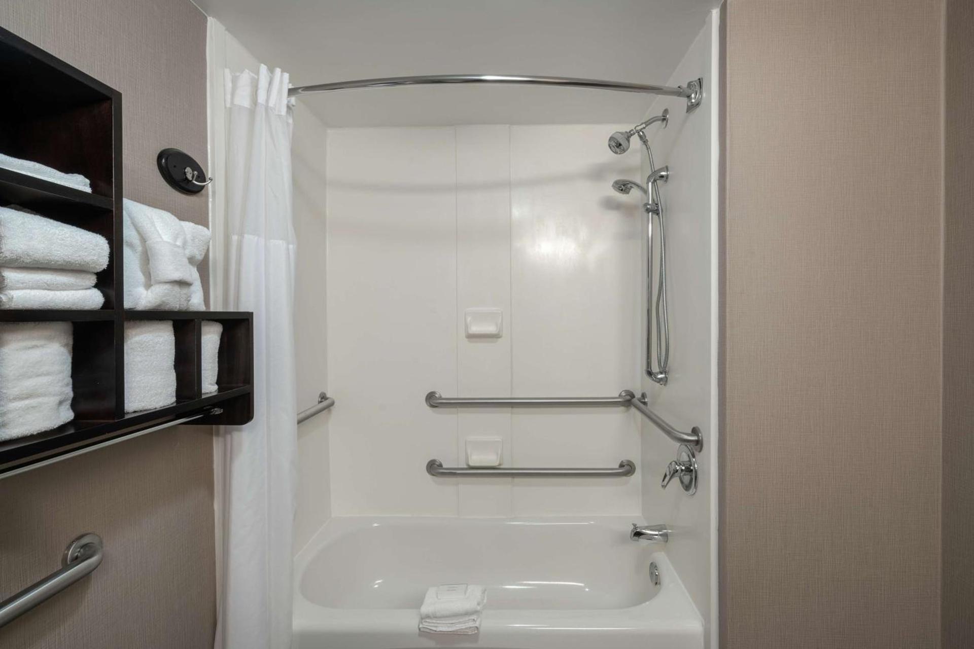 Hampton Inn Dublin photo 23
