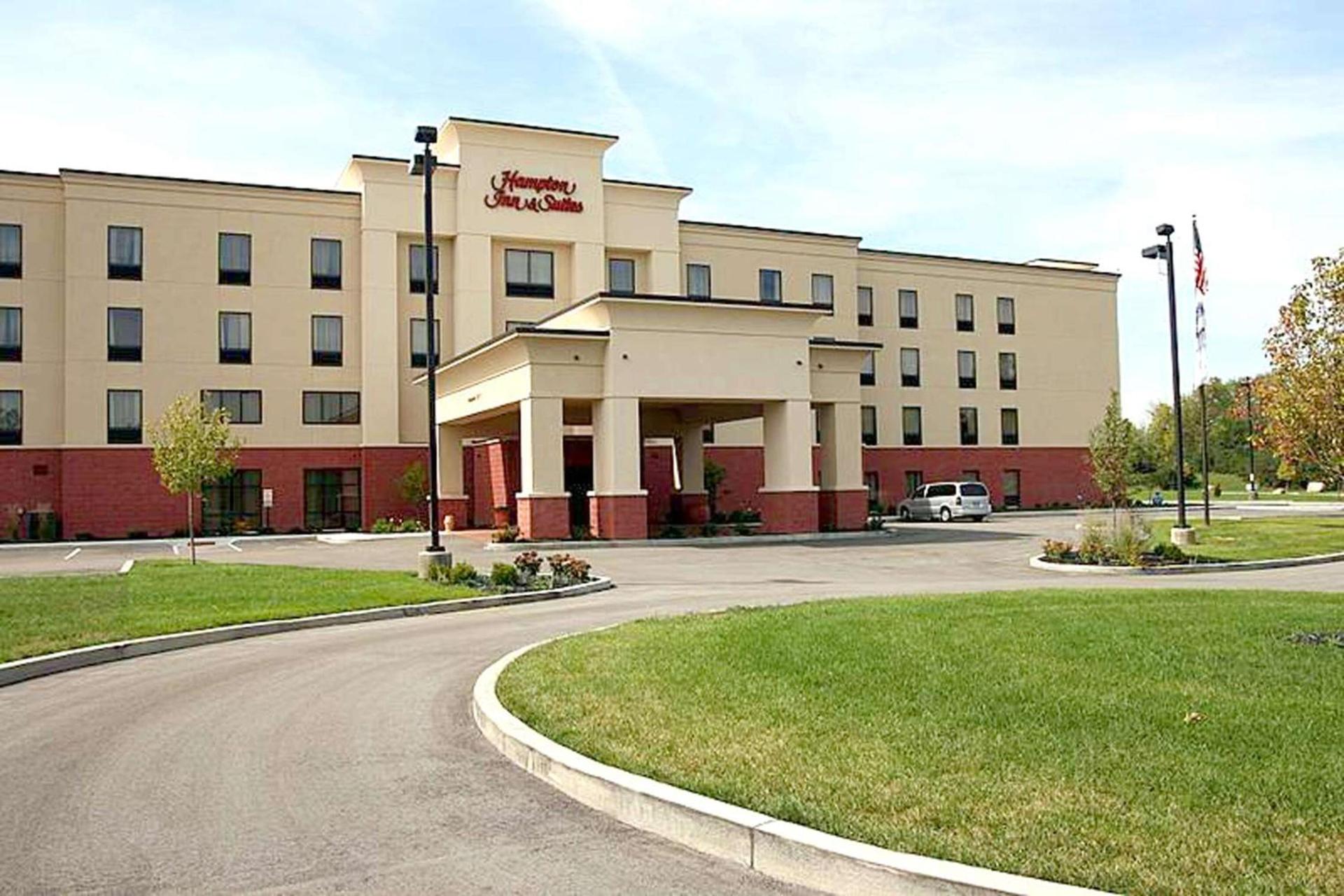 Hampton Inn & Suites Dayton-Airport — hotel in Englewood