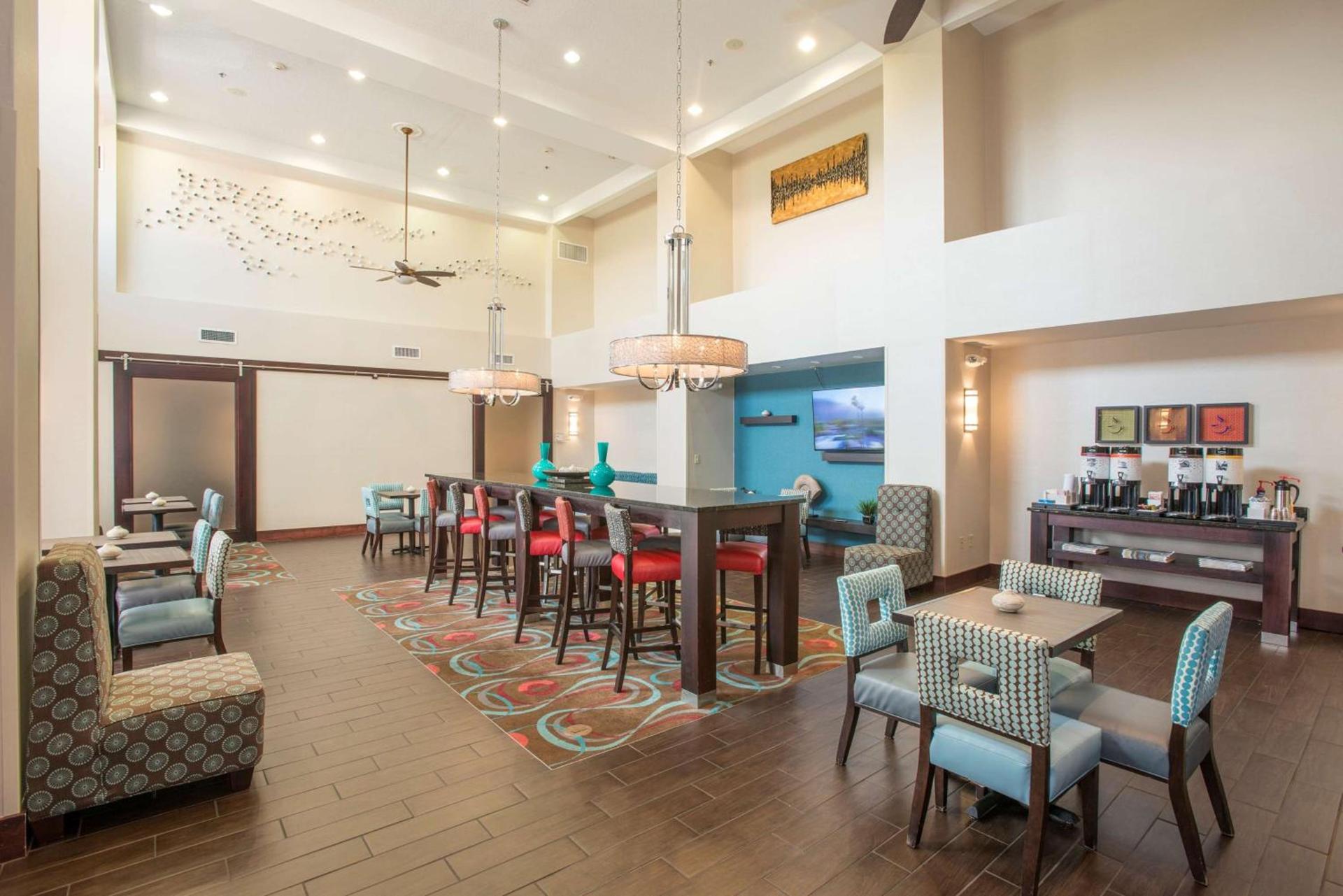 Hampton Inn & Suites Dayton-Airport photo 2