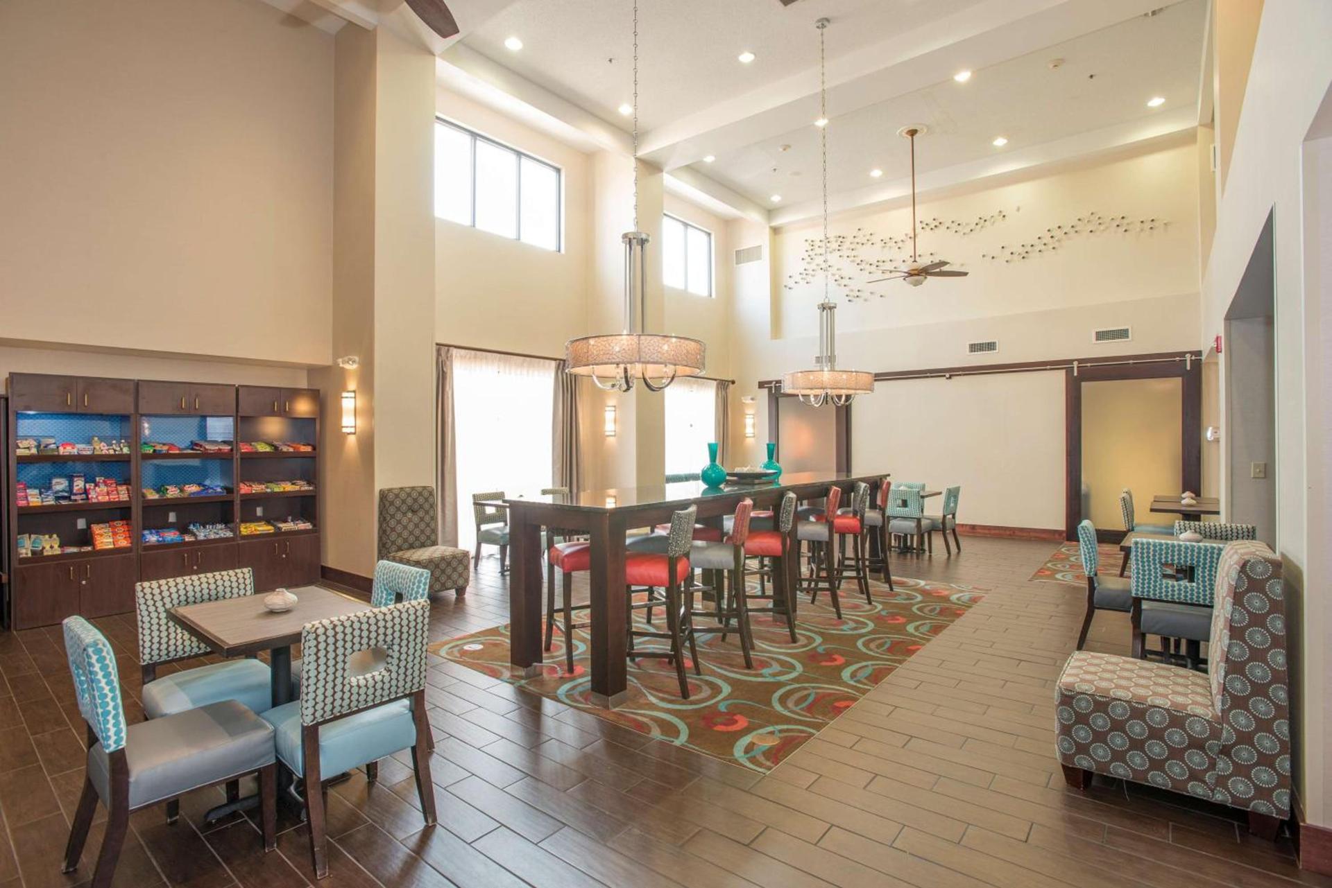 Hampton Inn & Suites Dayton-Airport photo 4