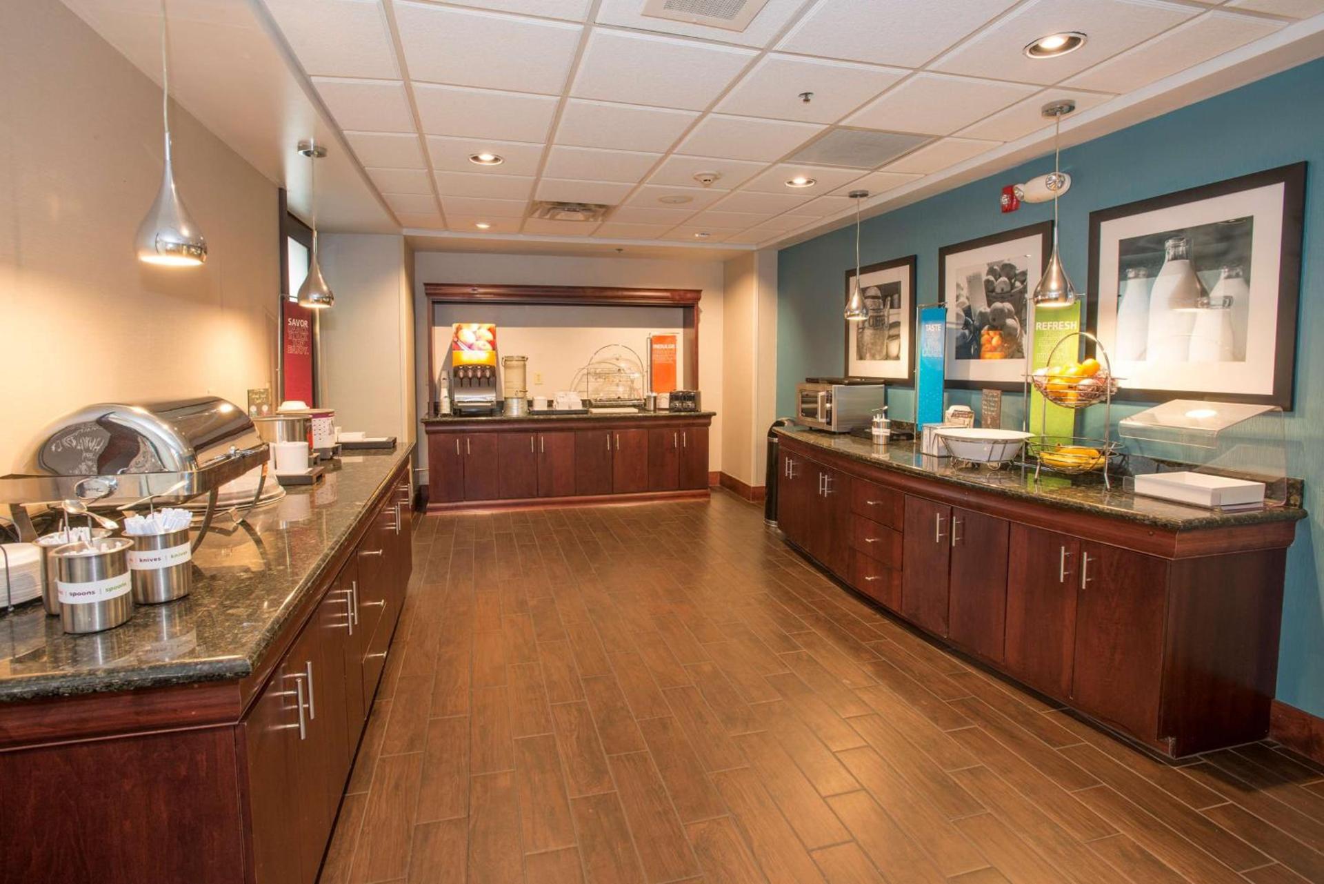 Hampton Inn & Suites Dayton-Airport photo 12